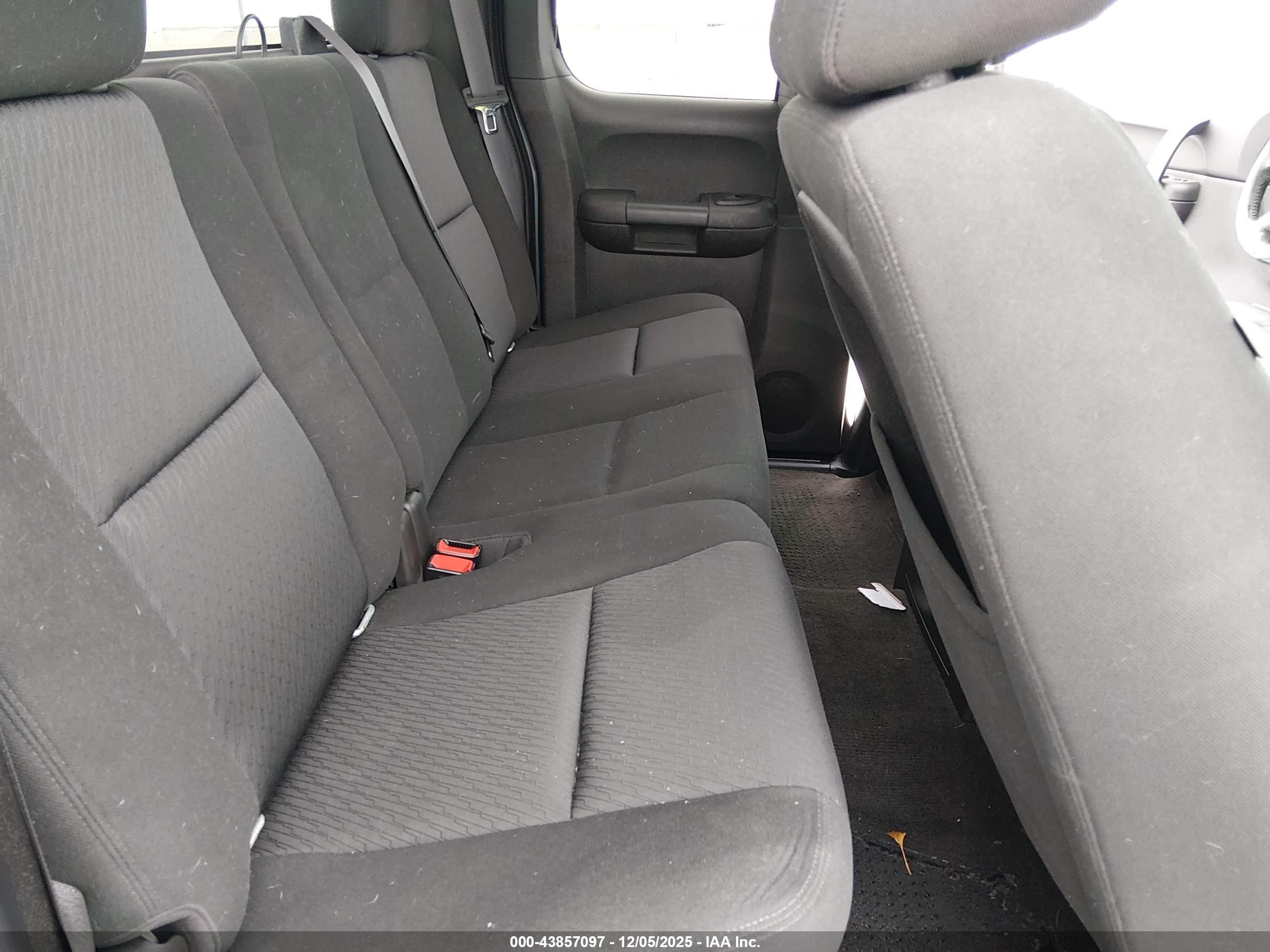 GMC SIERRA image 8