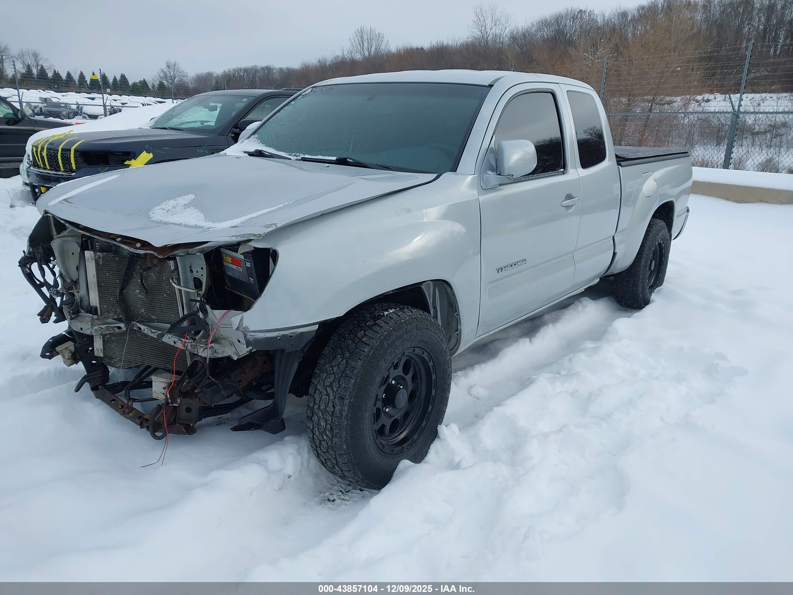 TOYOTA TACOMA image 2