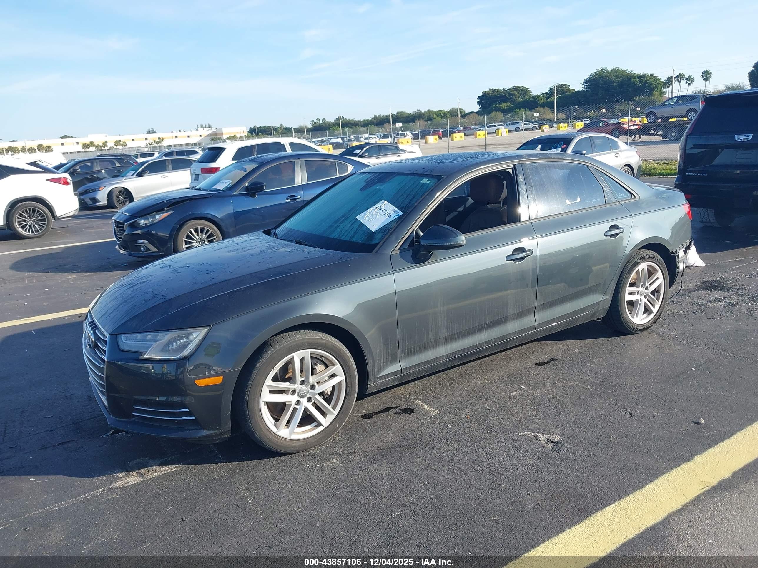 AUDI A4 image 2