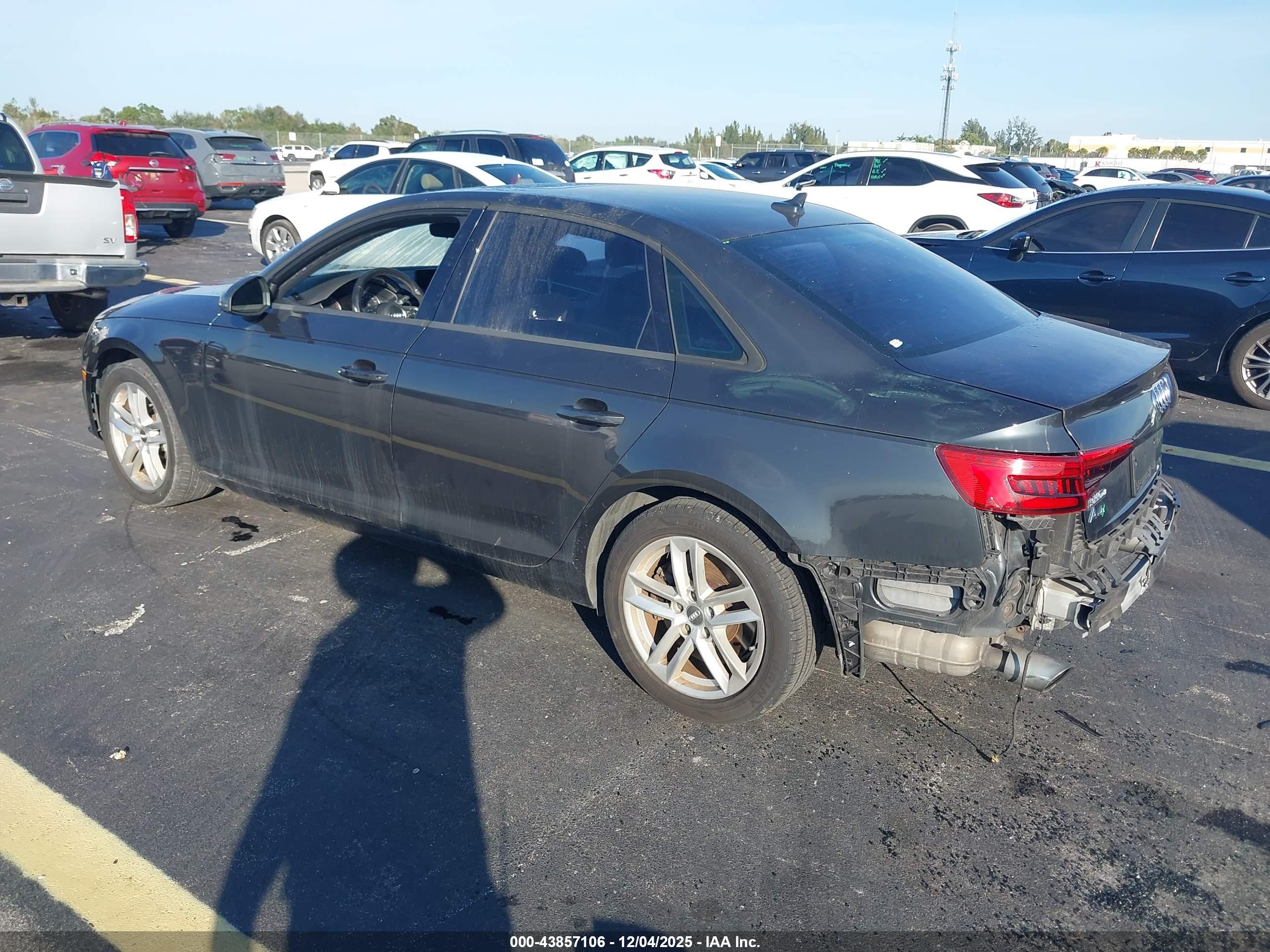 AUDI A4 image 3