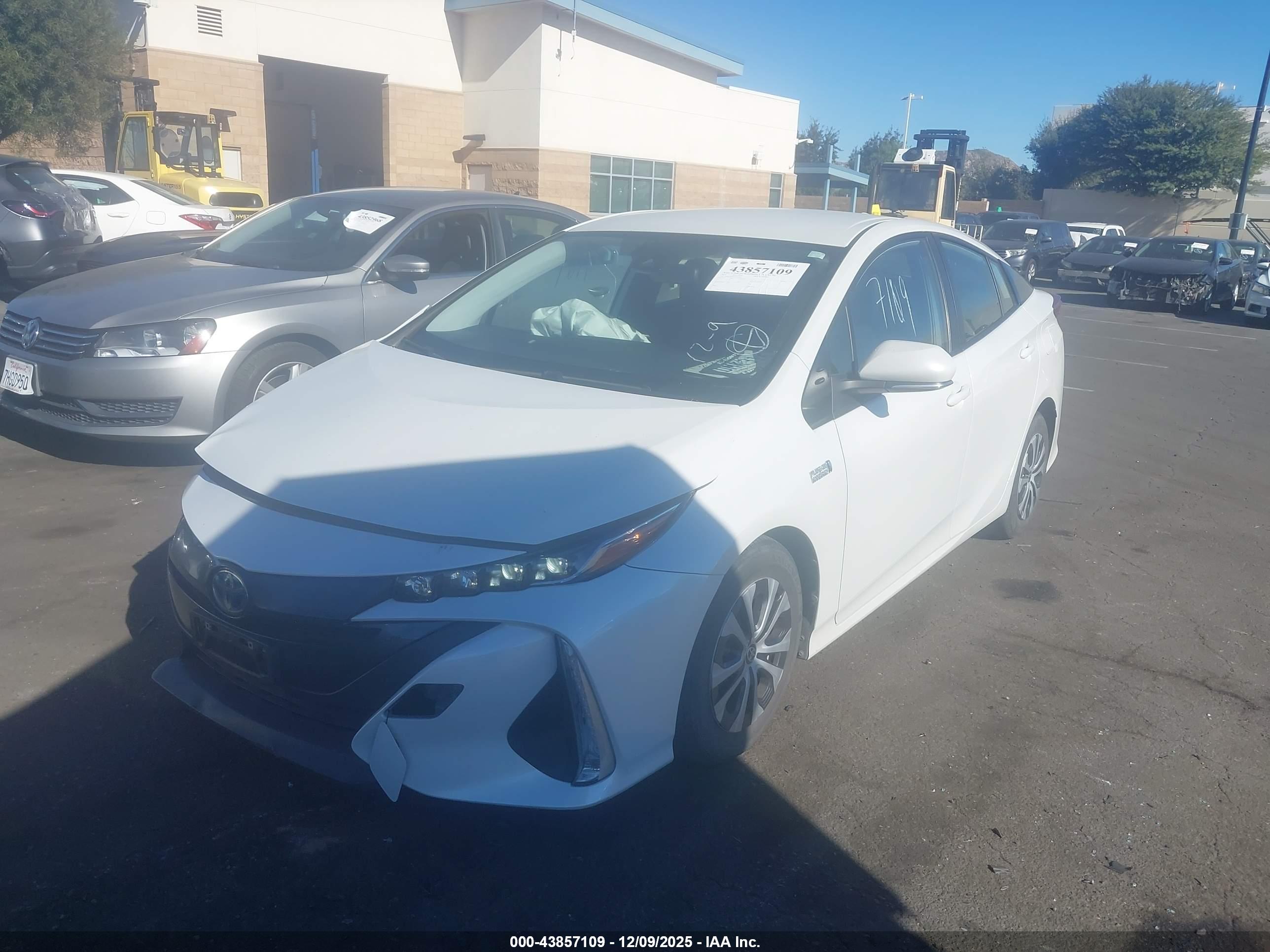 TOYOTA PRIUS image 2