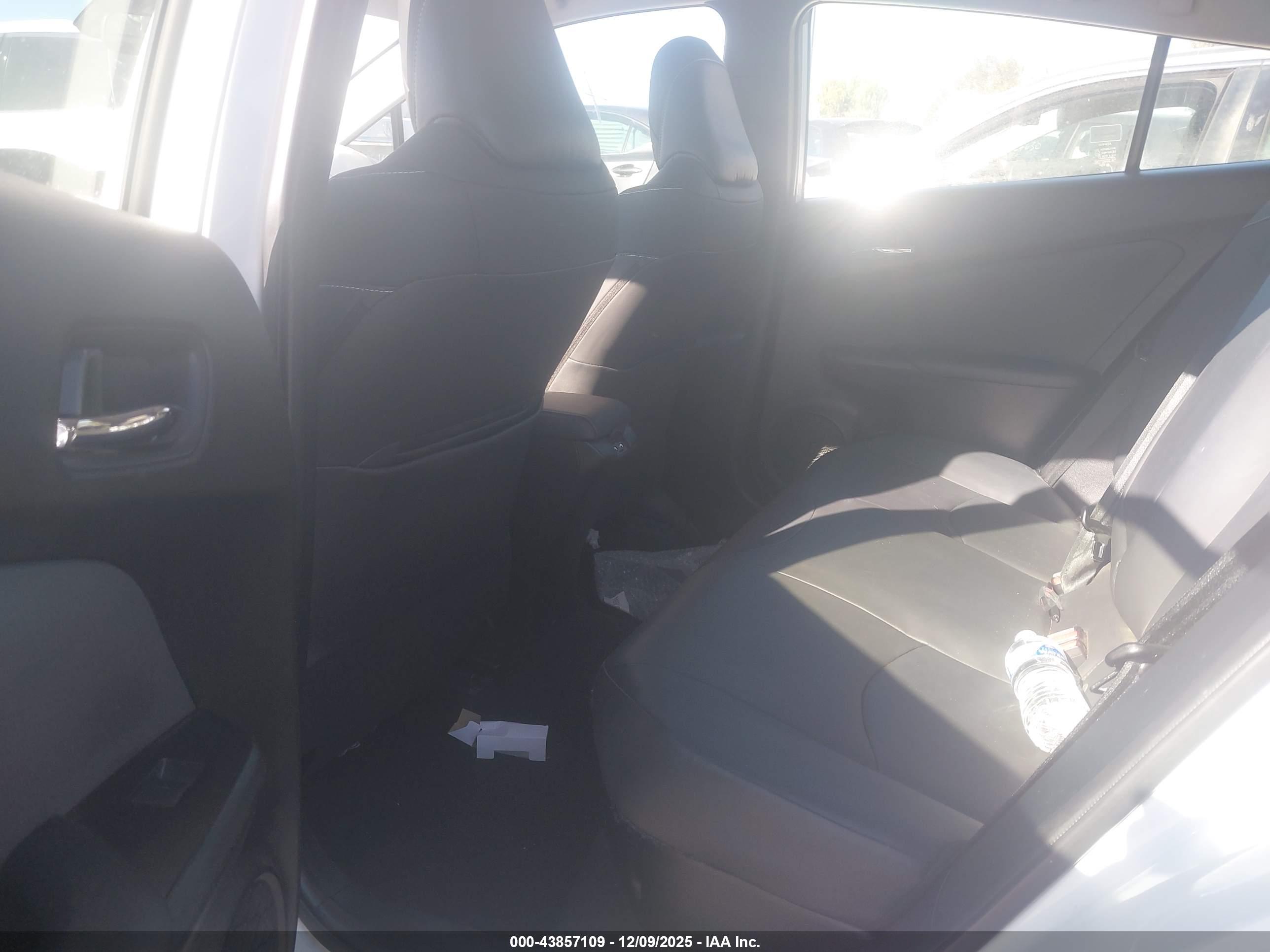 TOYOTA PRIUS image 8