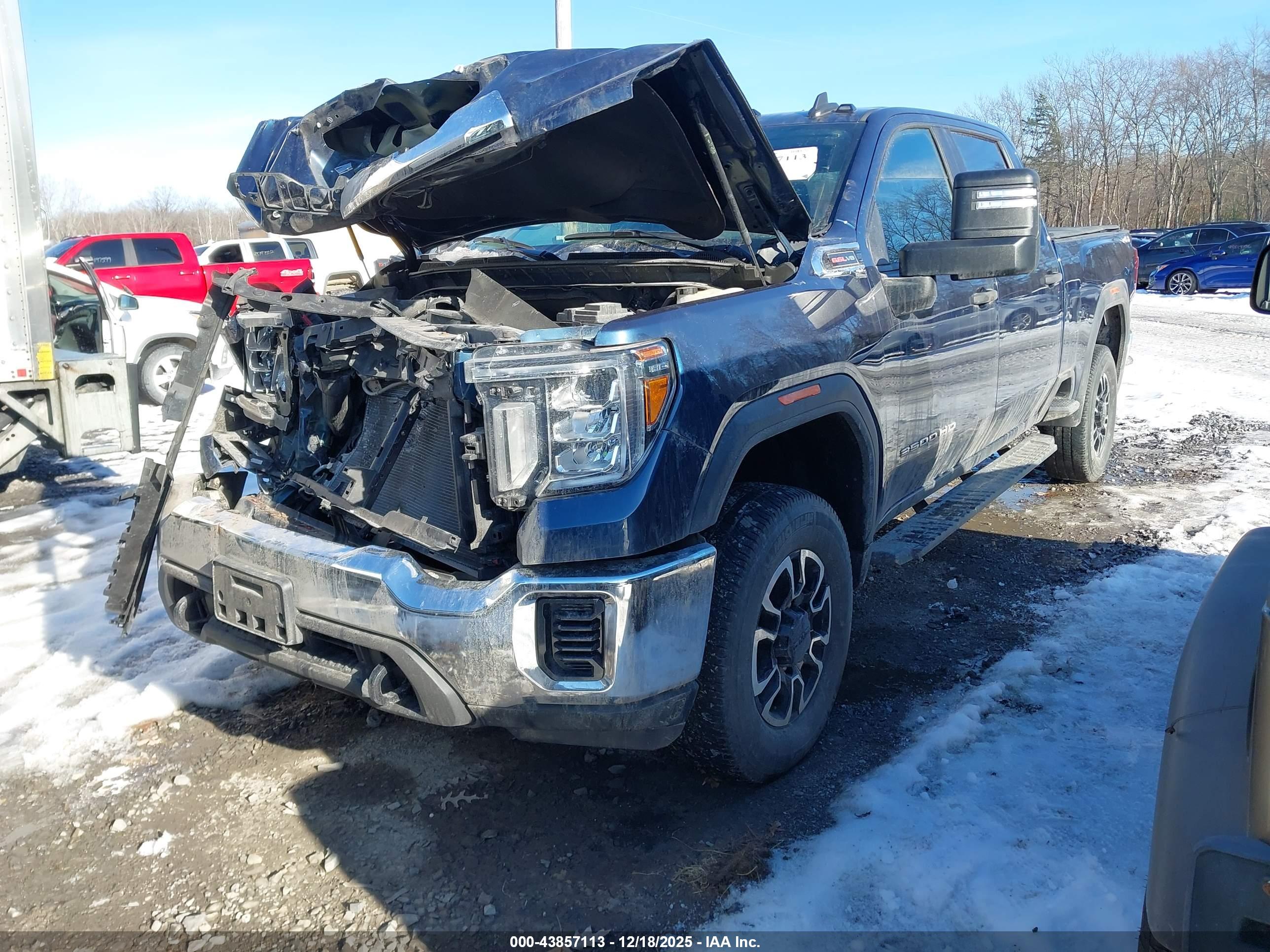 GMC SIERRA image 2