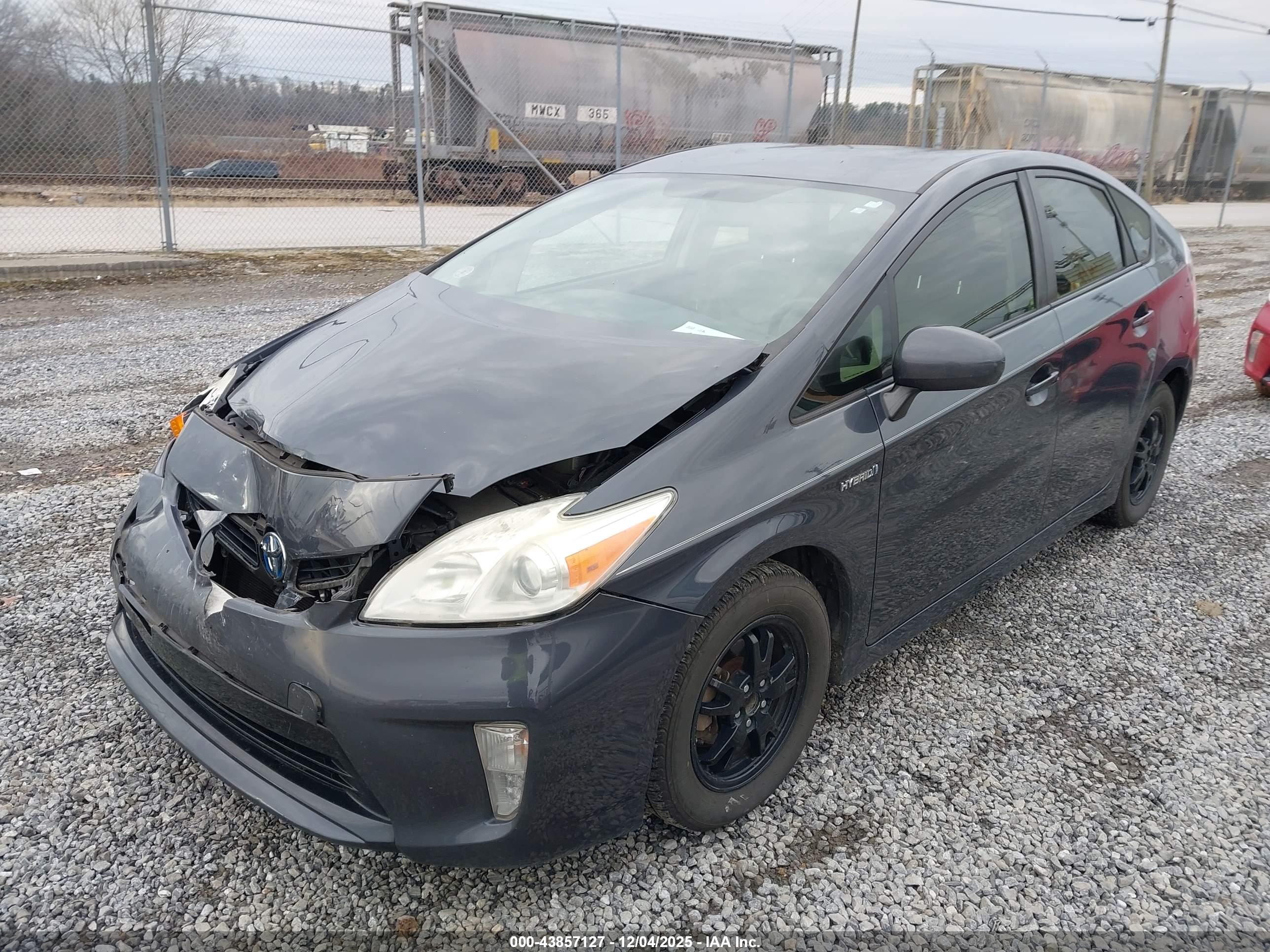 TOYOTA PRIUS image 2