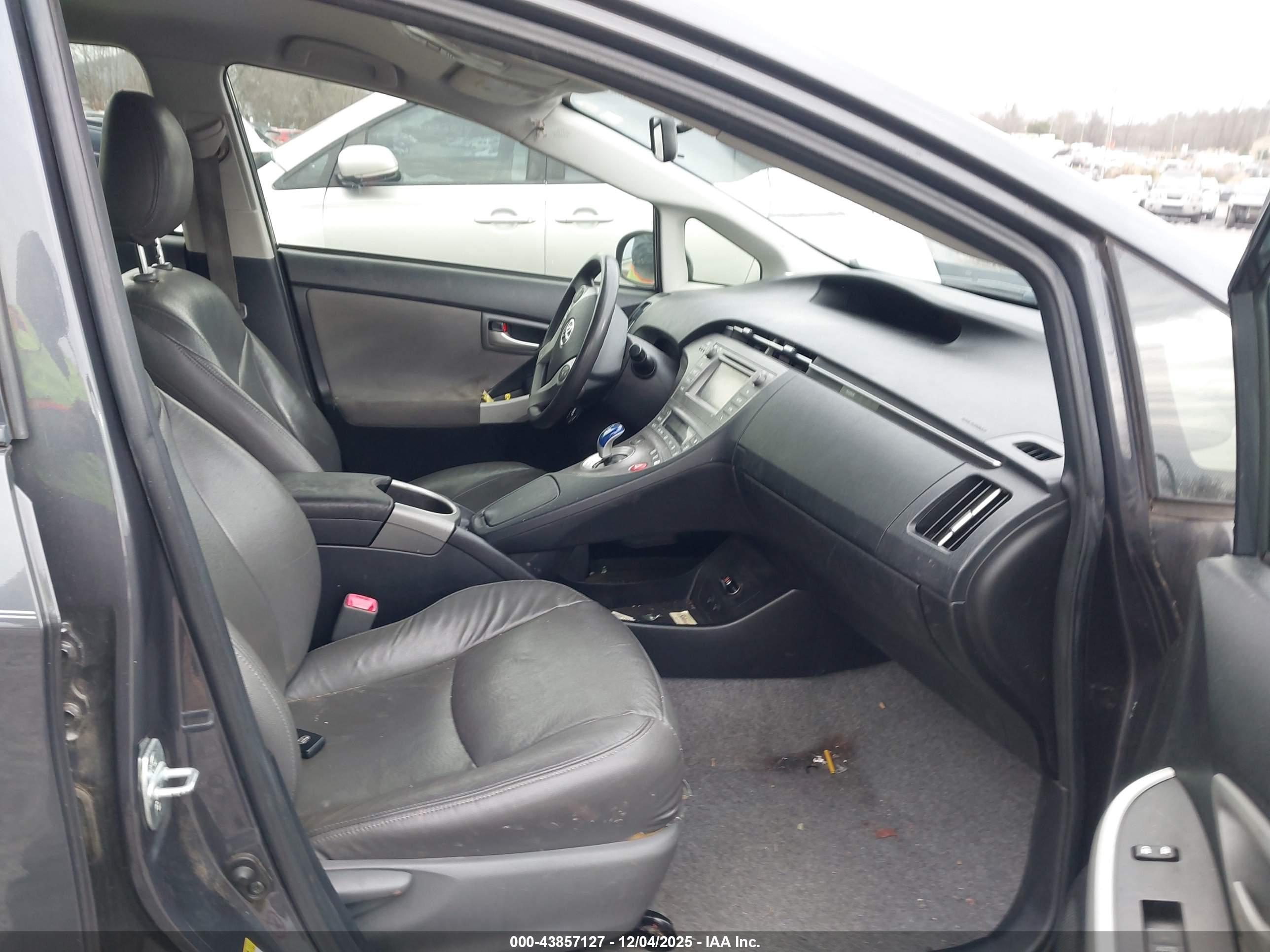 TOYOTA PRIUS image 5