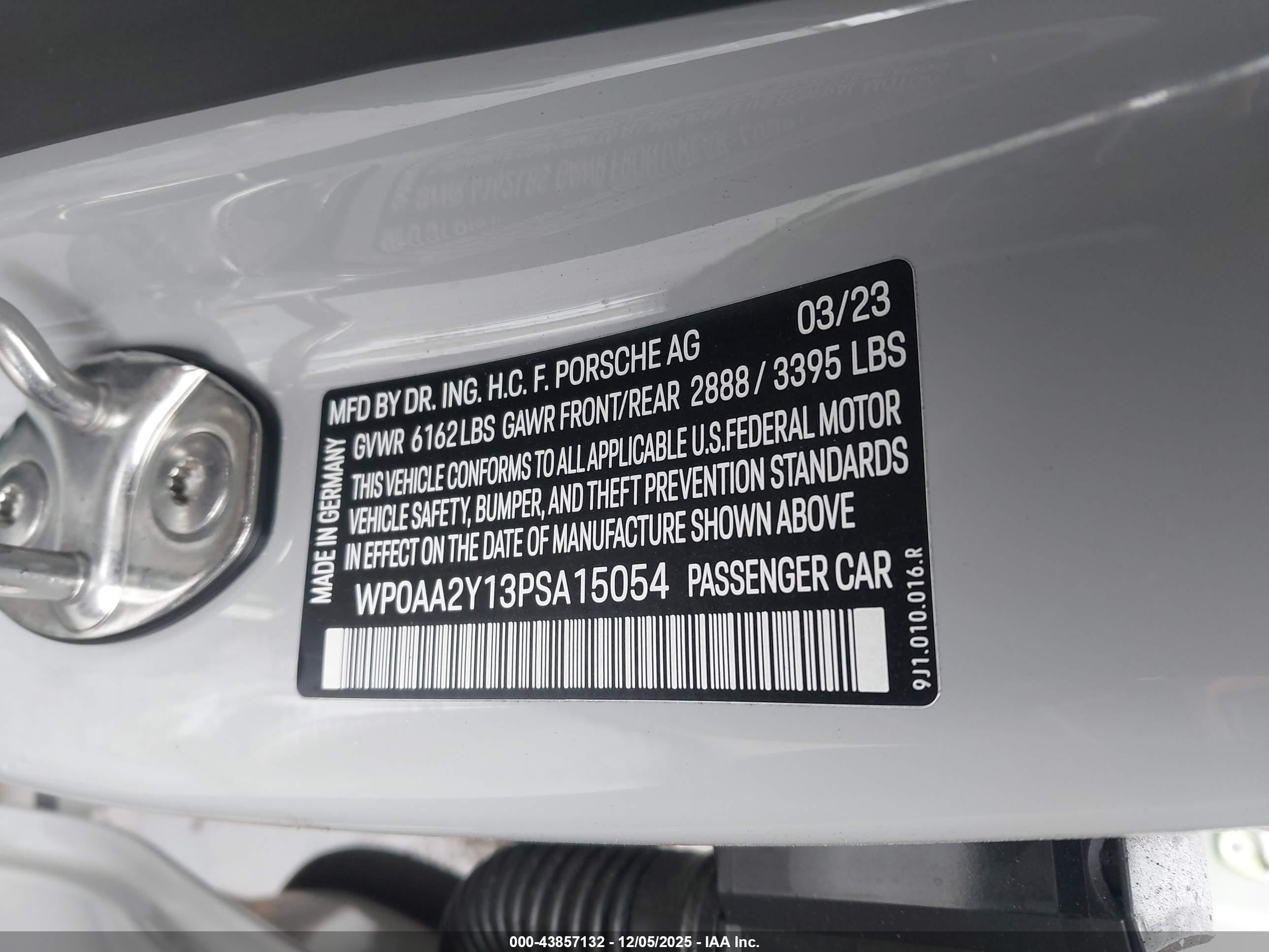 PORSCHE TAYCAN image 9