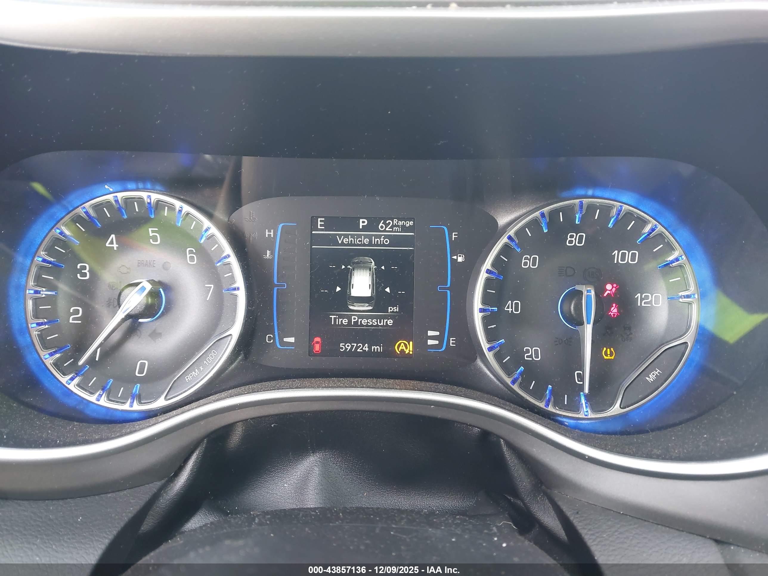 CHRYSLER PACIFICA image 7