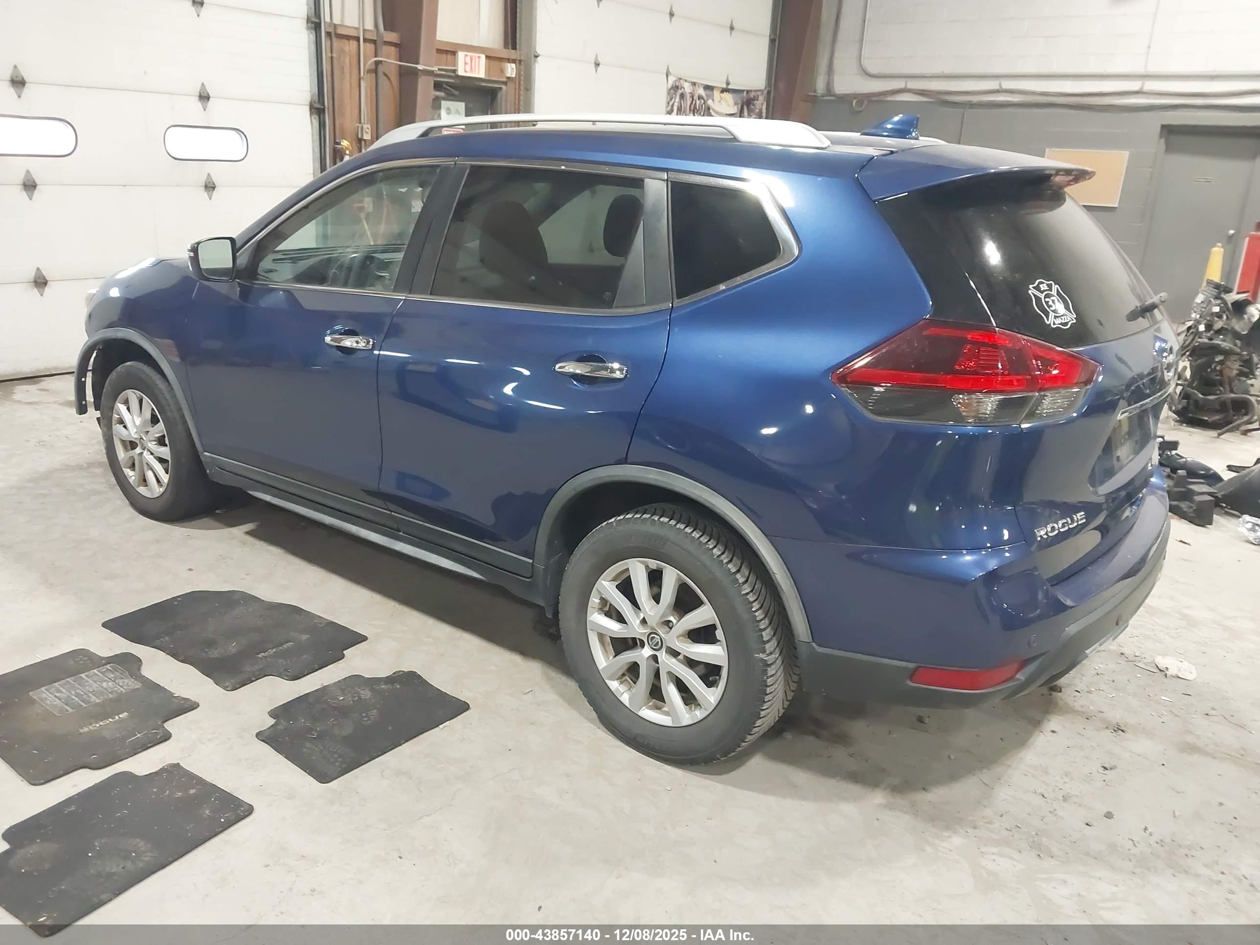 NISSAN ROGUE image 3
