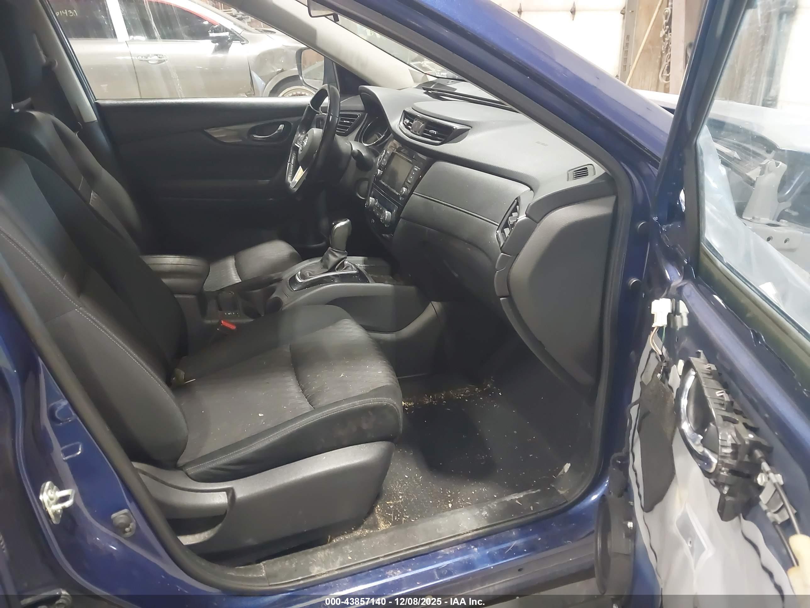 NISSAN ROGUE image 5