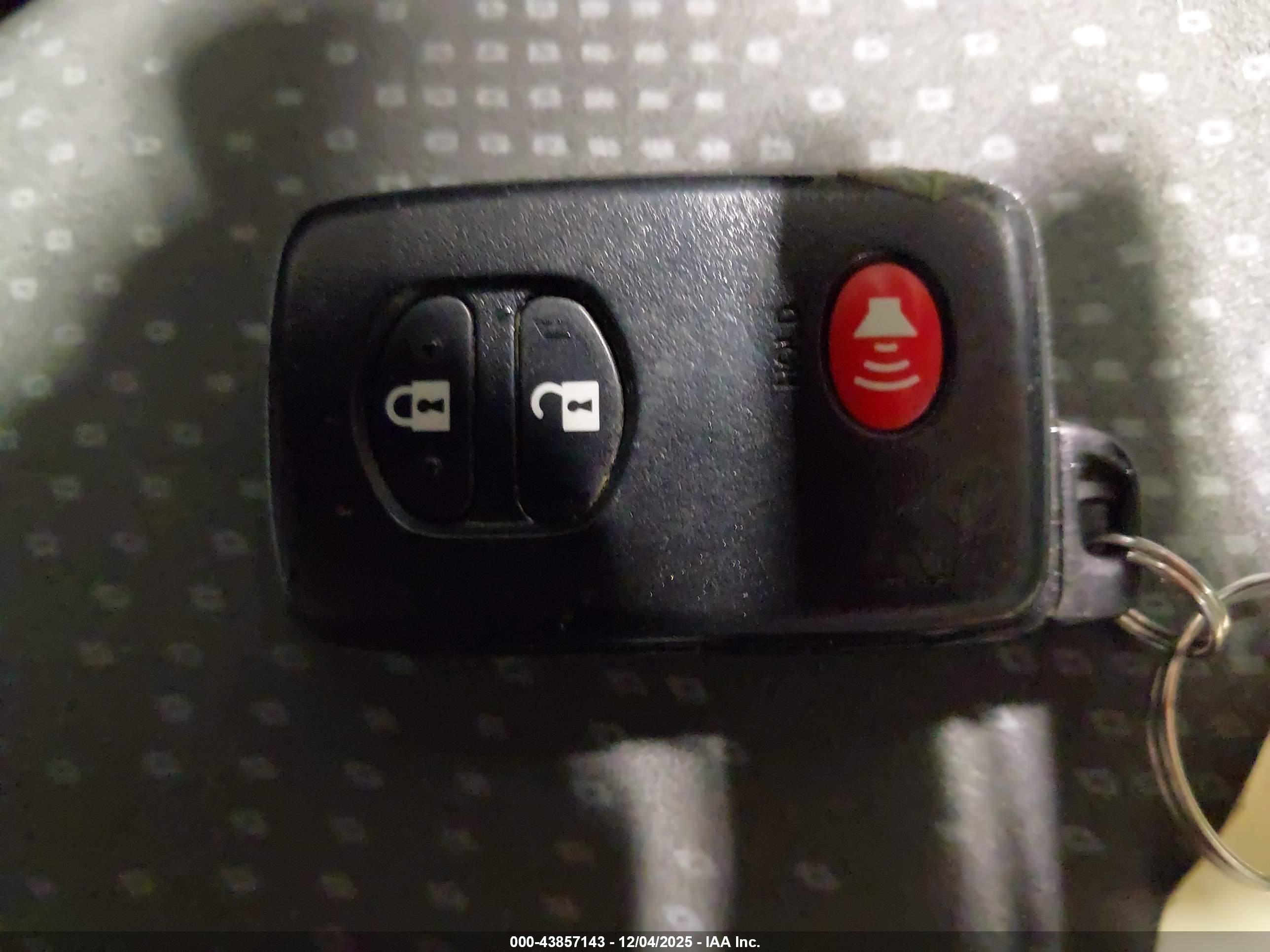TOYOTA PRIUS image 11