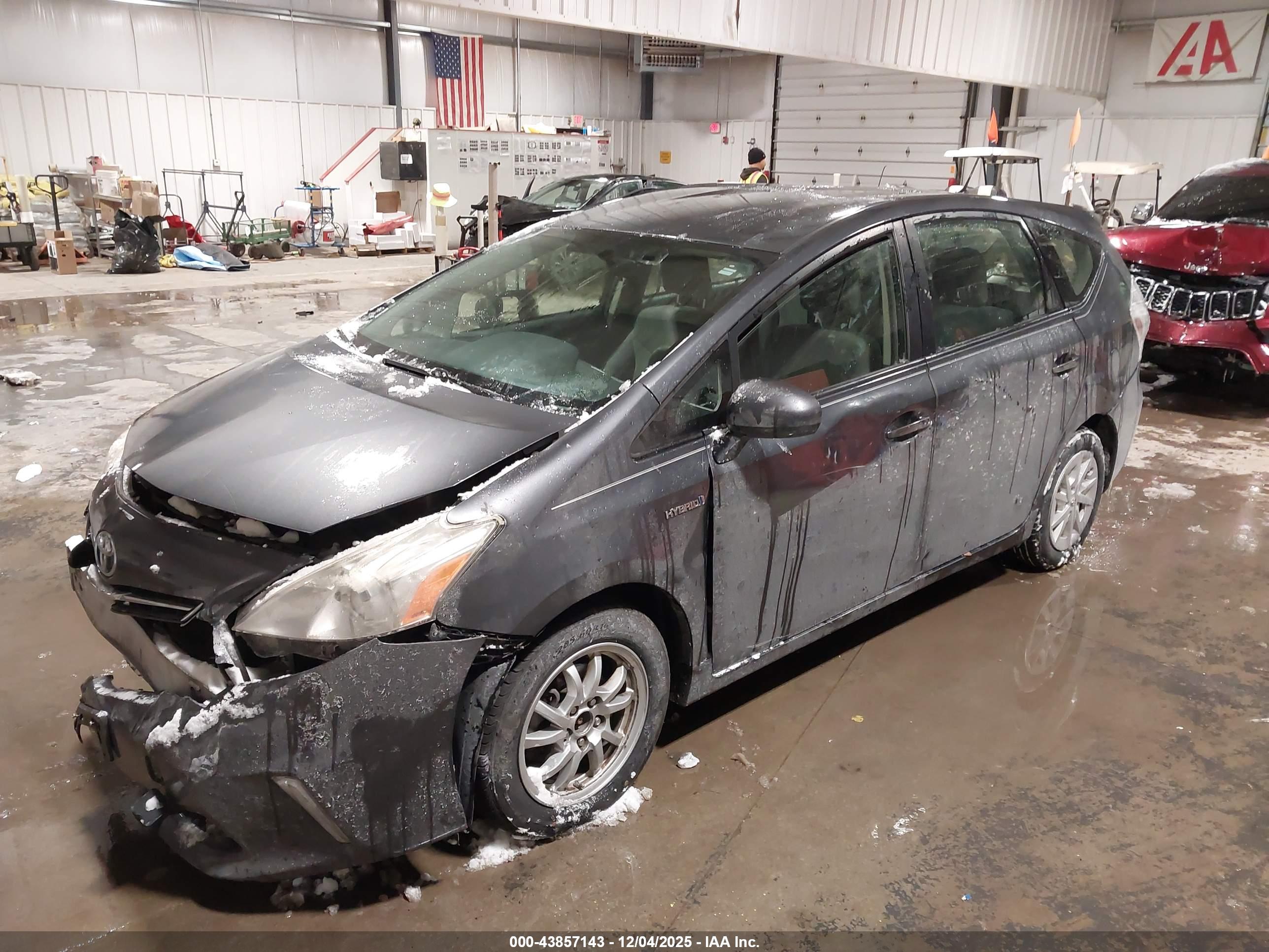 TOYOTA PRIUS image 2