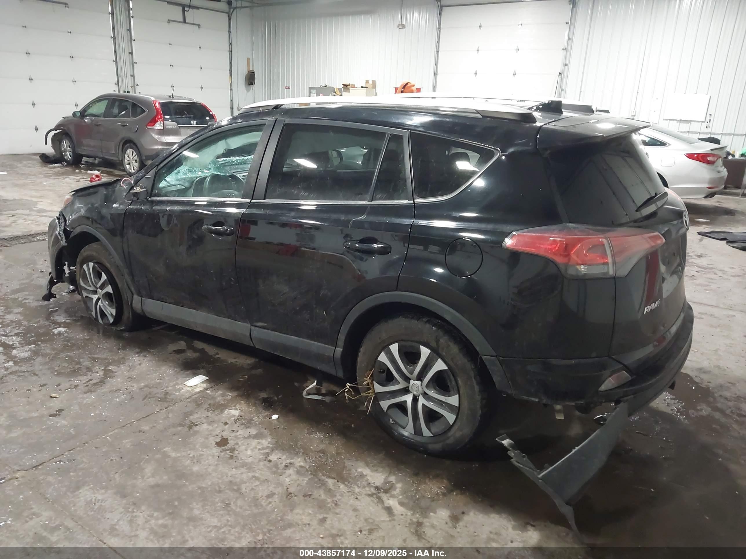 TOYOTA RAV4 image 3