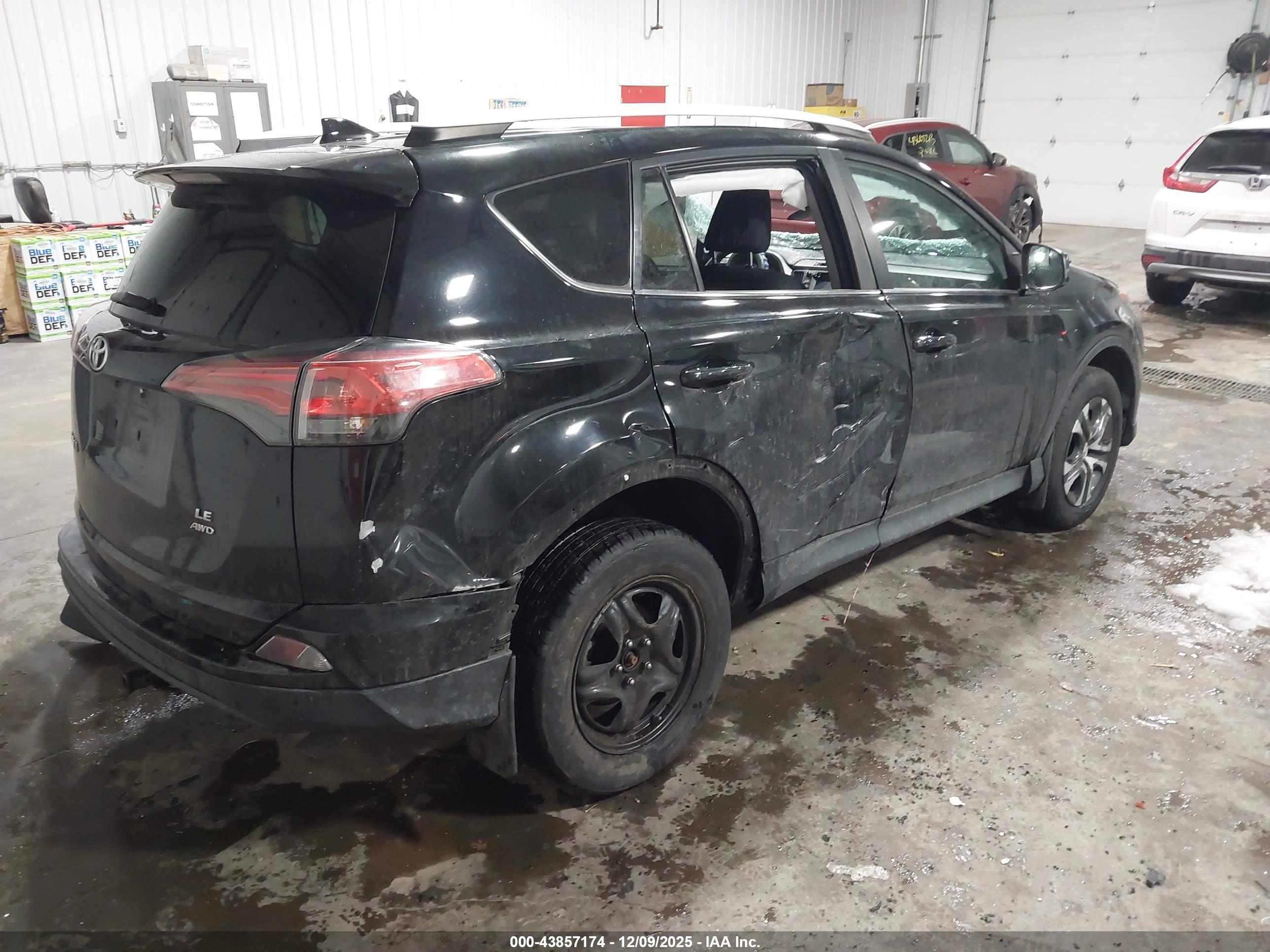 TOYOTA RAV4 image 4