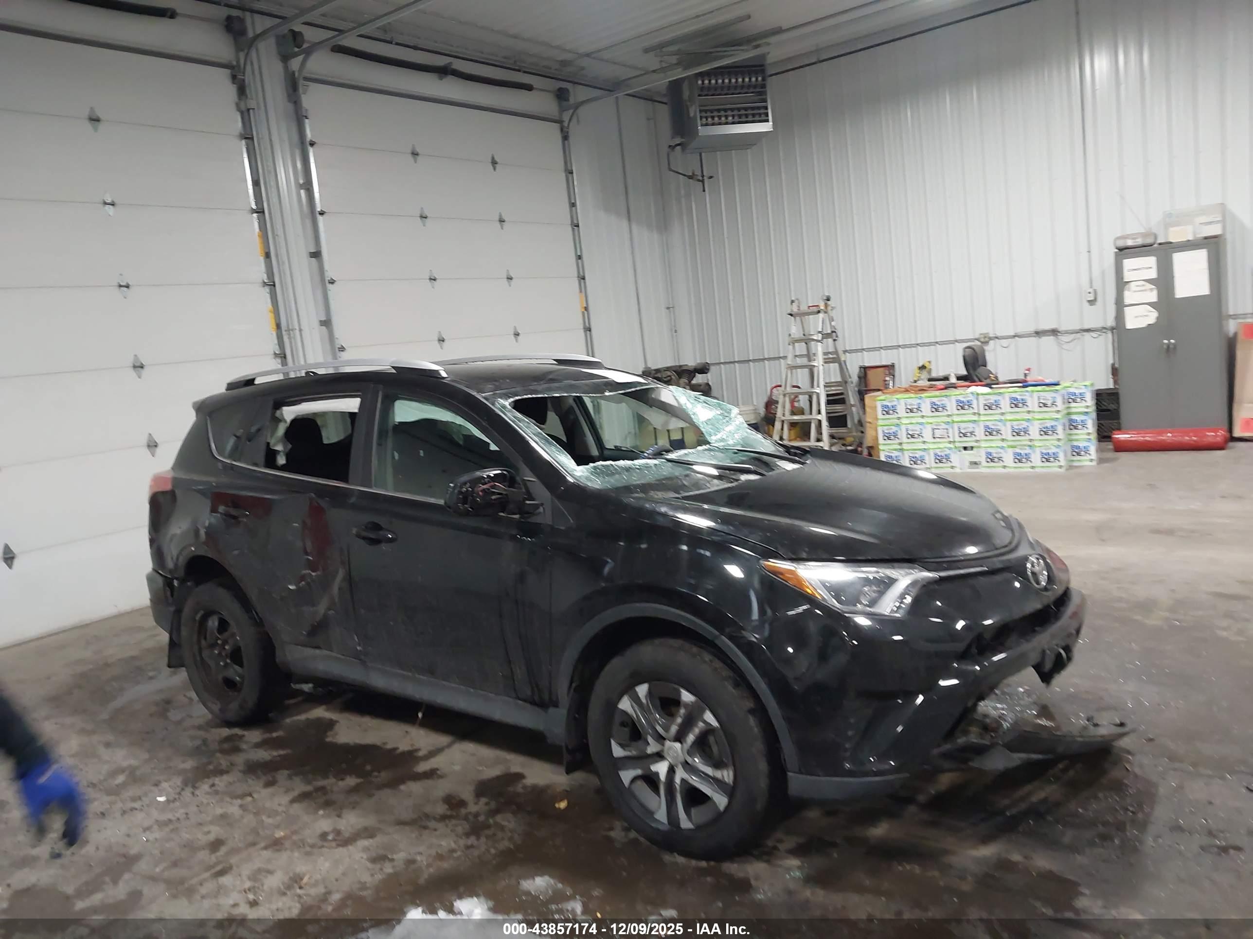 TOYOTA RAV4 image 6