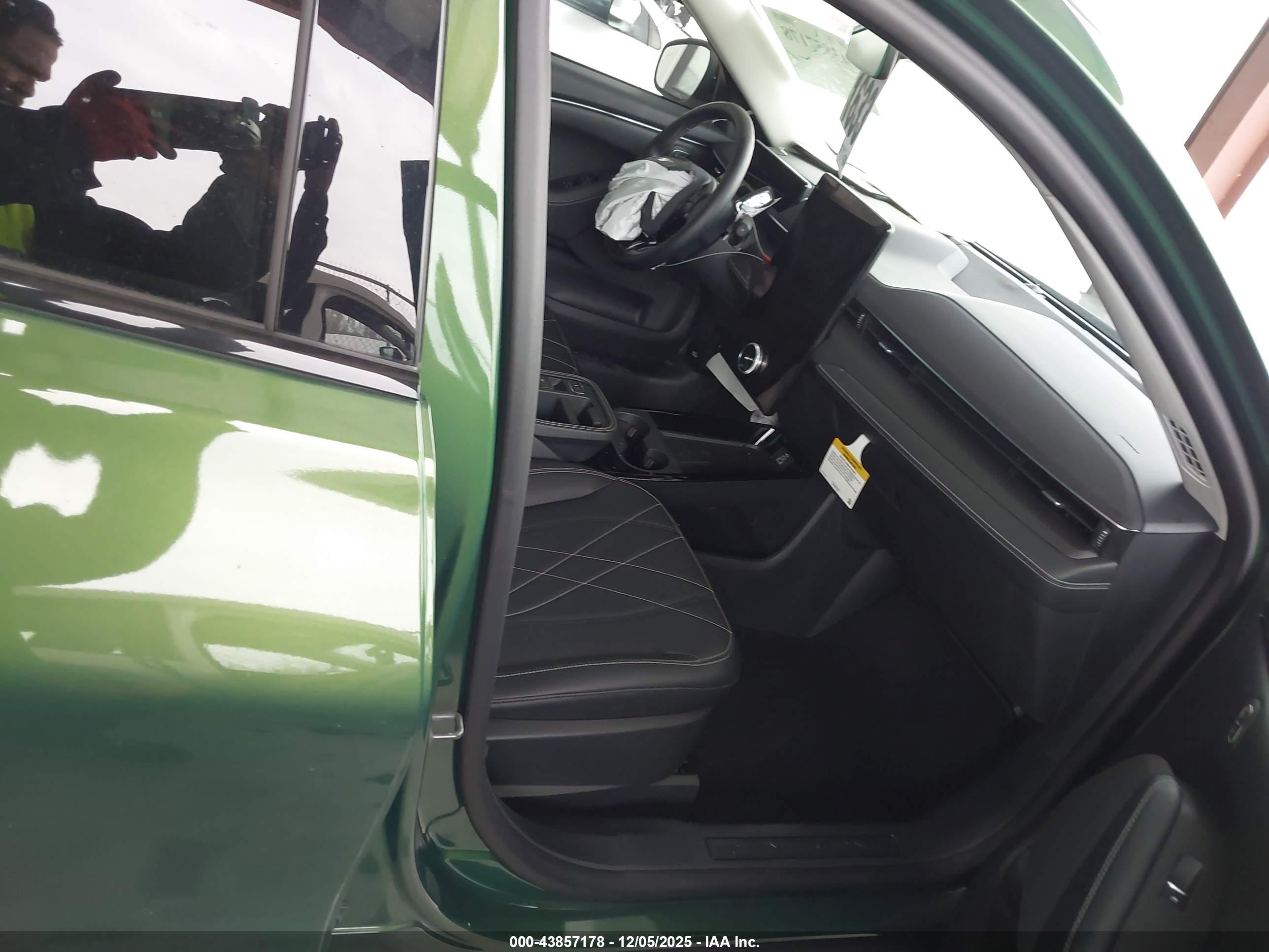 FORD MUSTANG image 5
