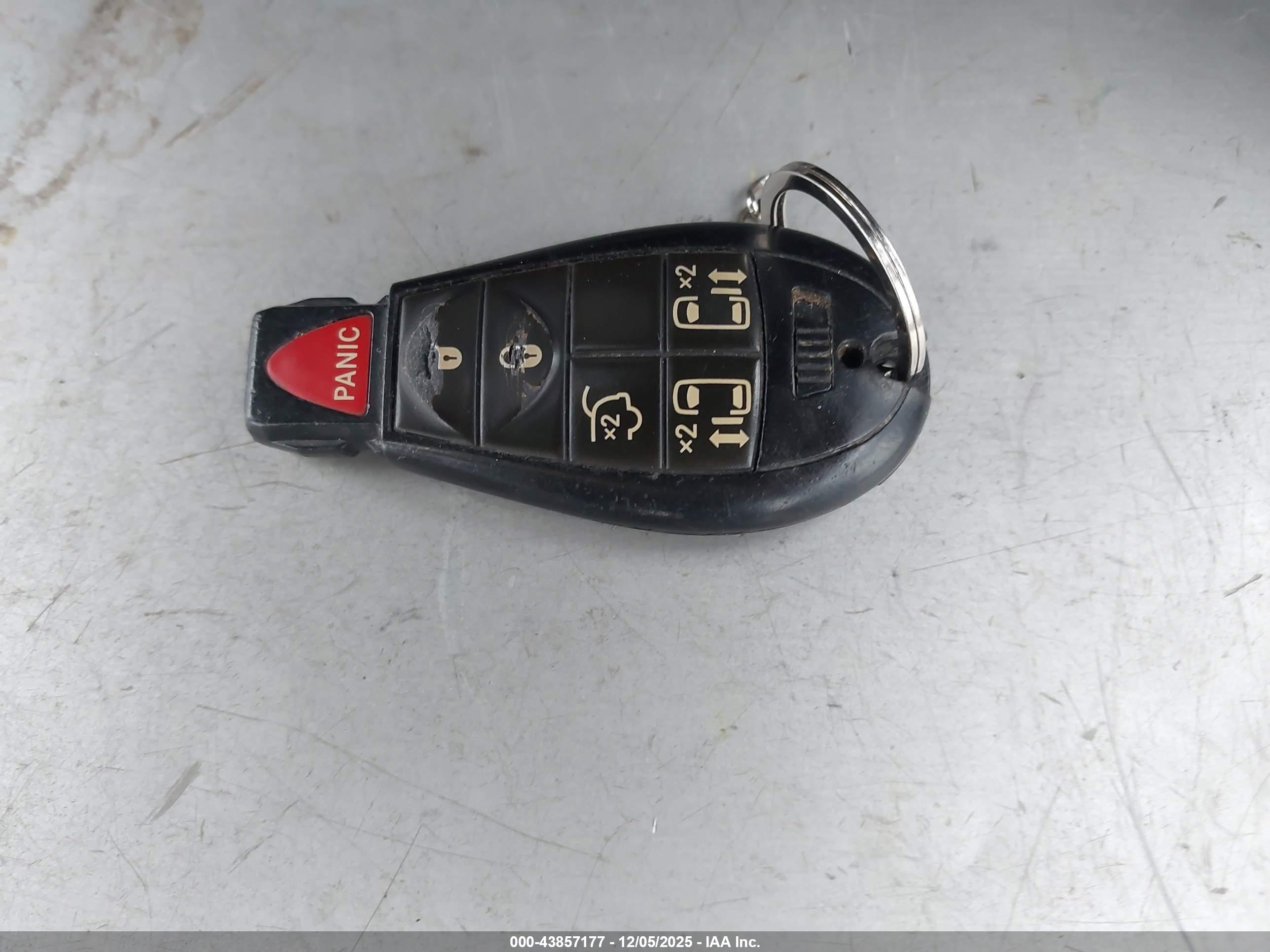 CHRYSLER TOWN image 11
