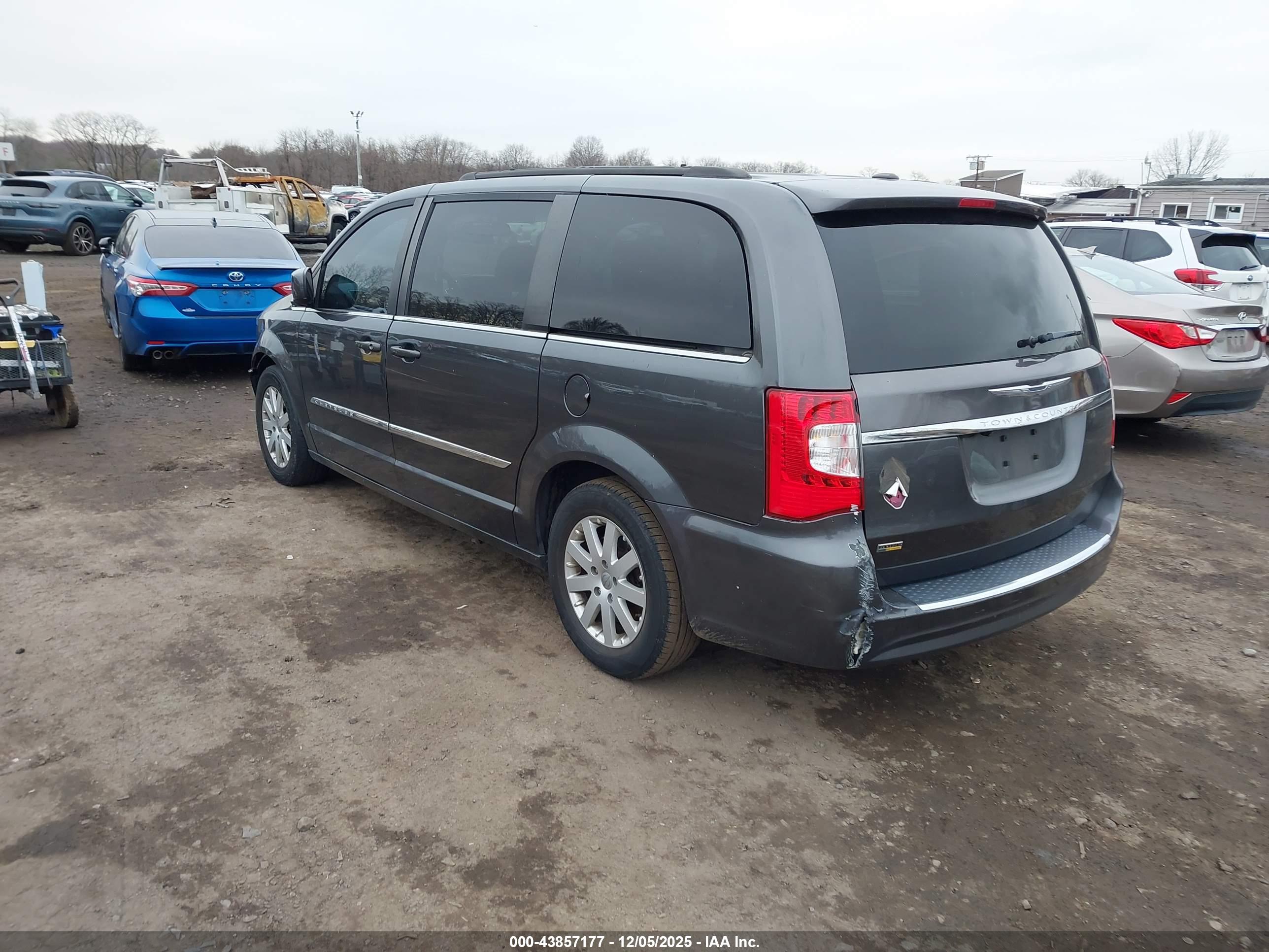 CHRYSLER TOWN image 3