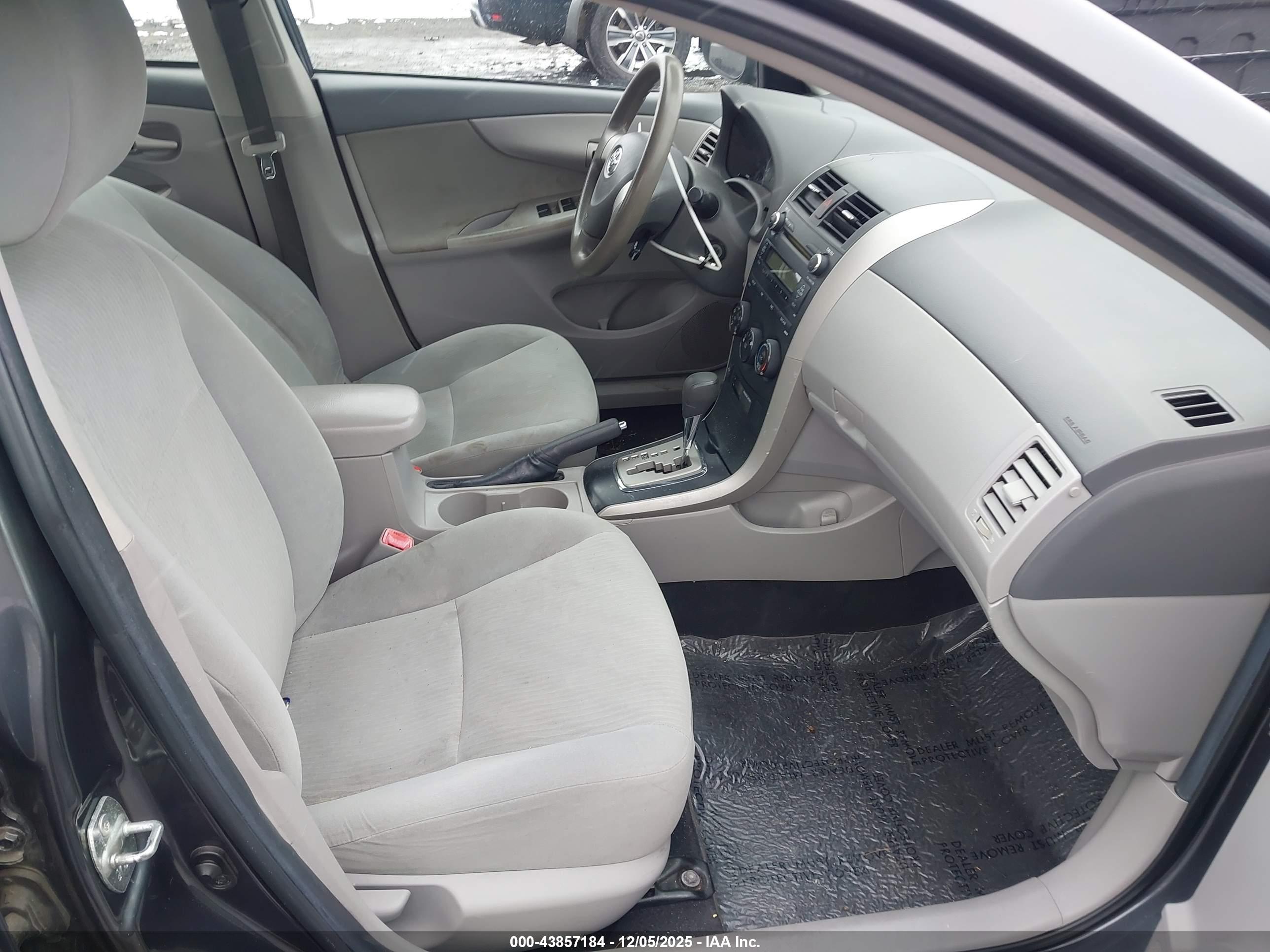 TOYOTA COROLLA image 5