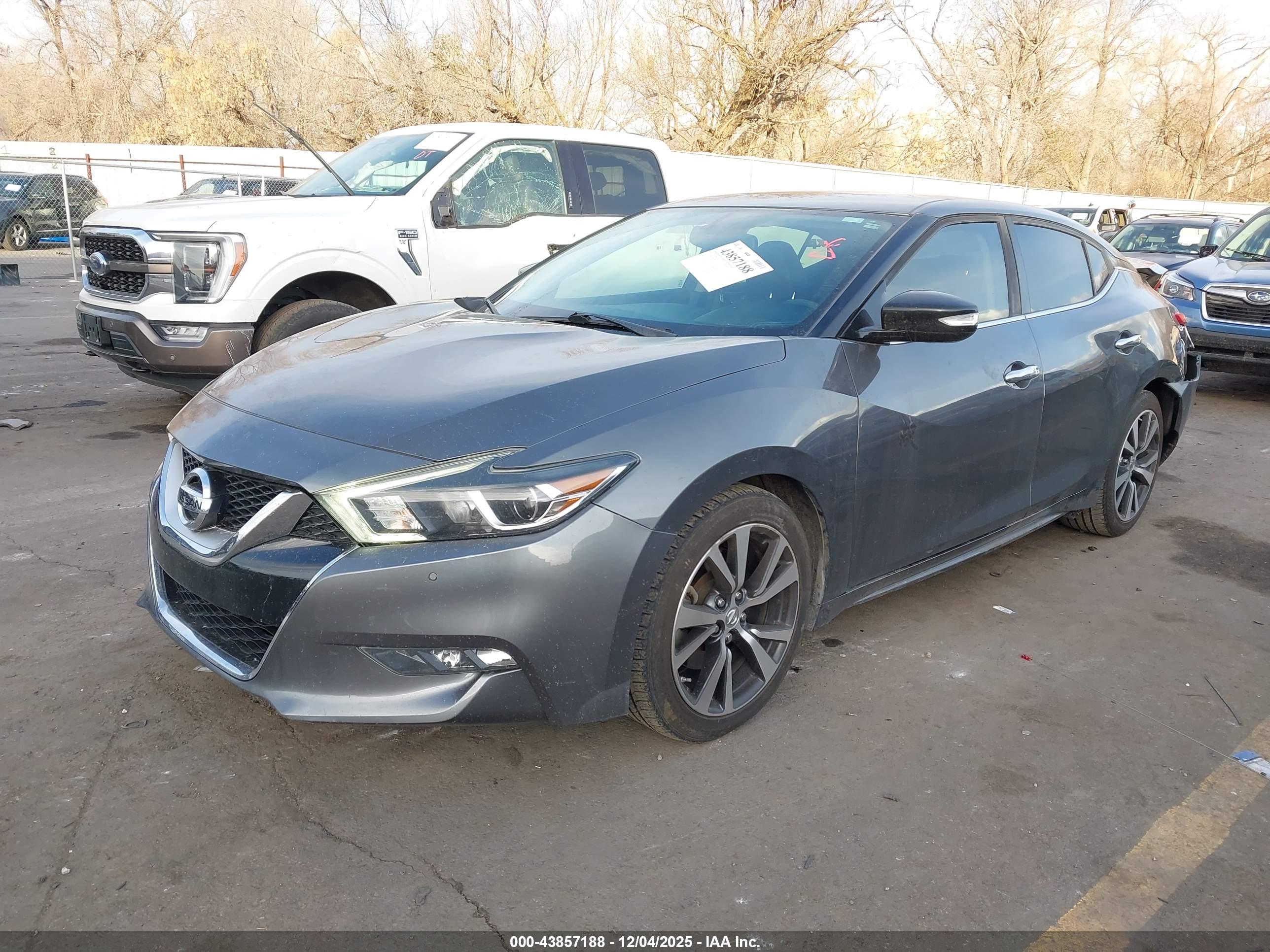 NISSAN MAXIMA image 2
