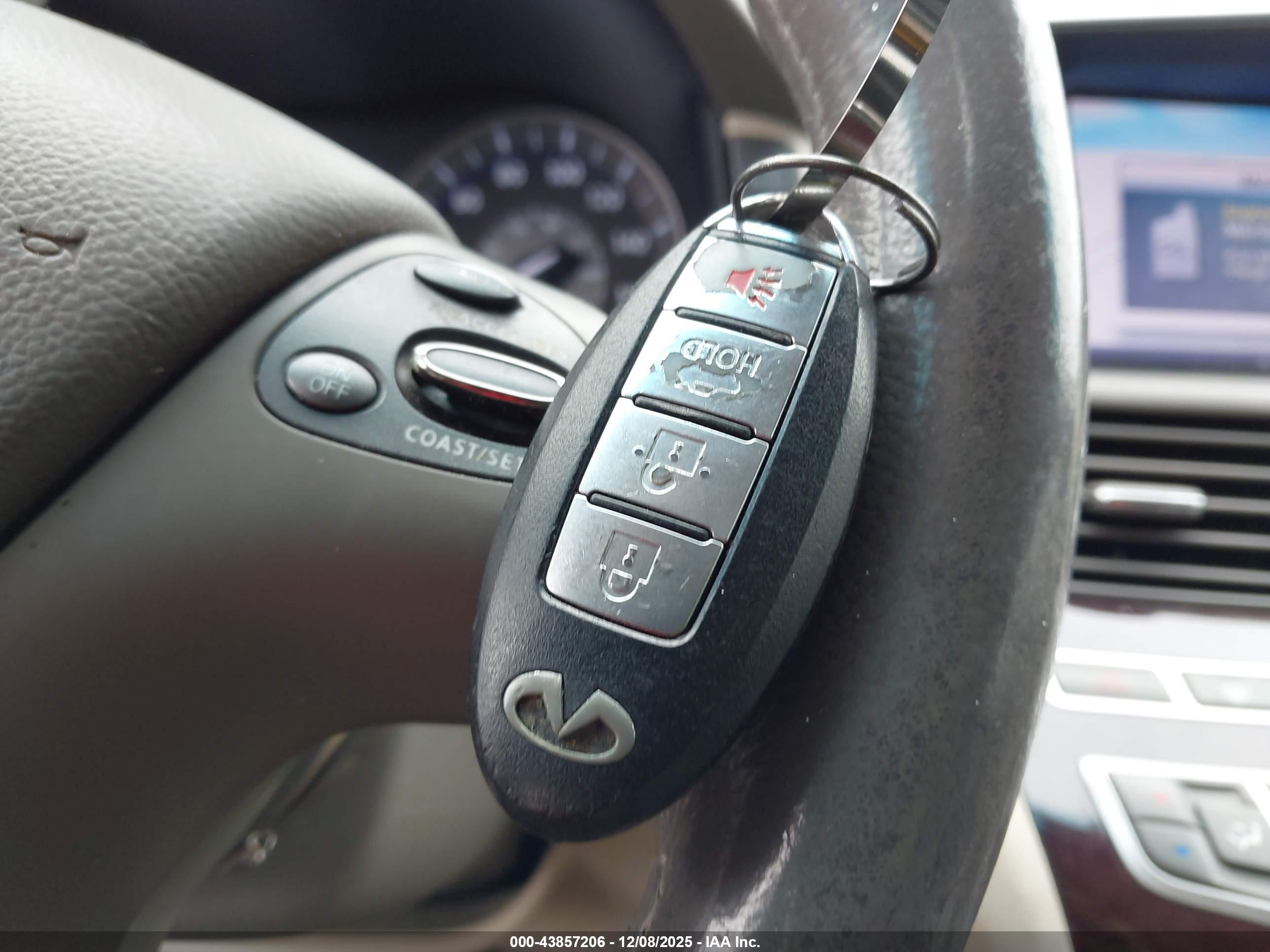 INFINITI M37X image 11