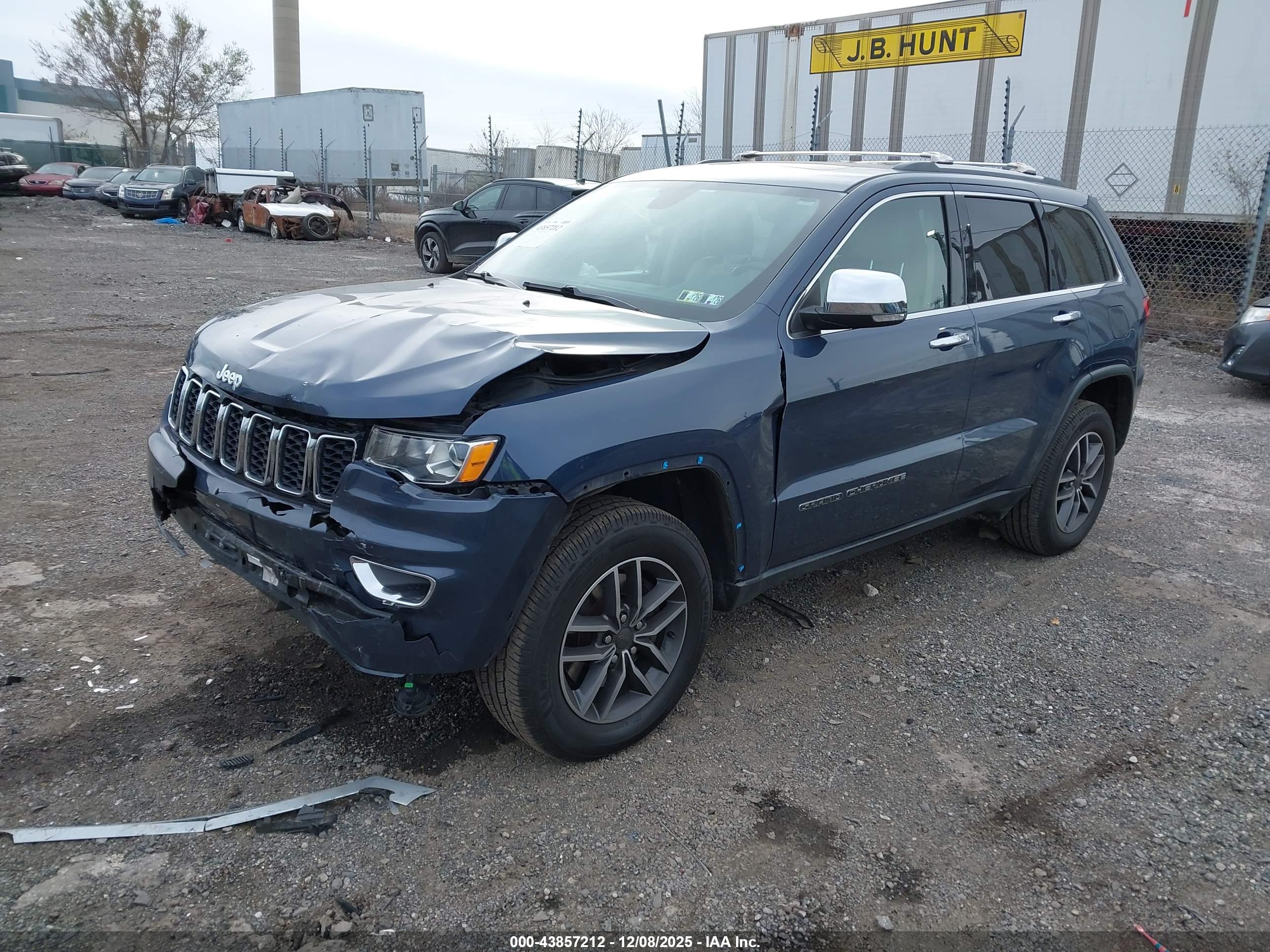 JEEP GRAND image 2