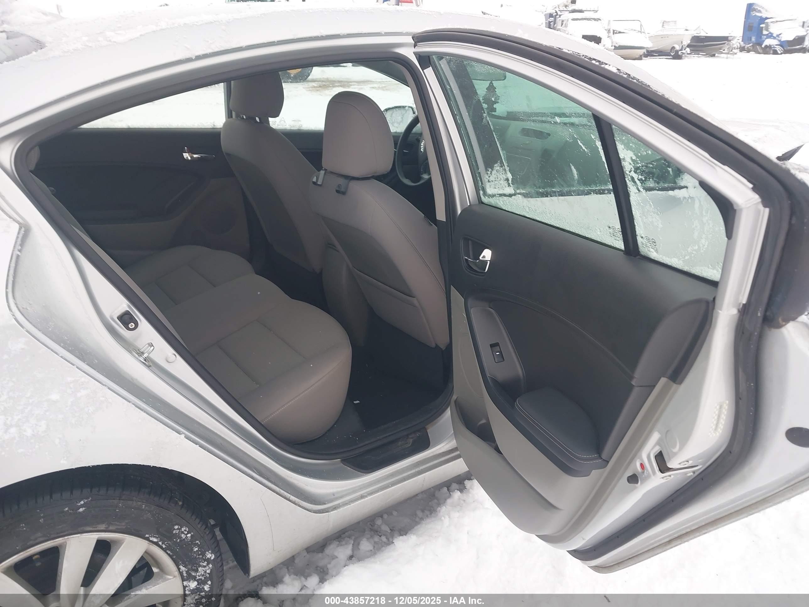 KIA FORTE image 8