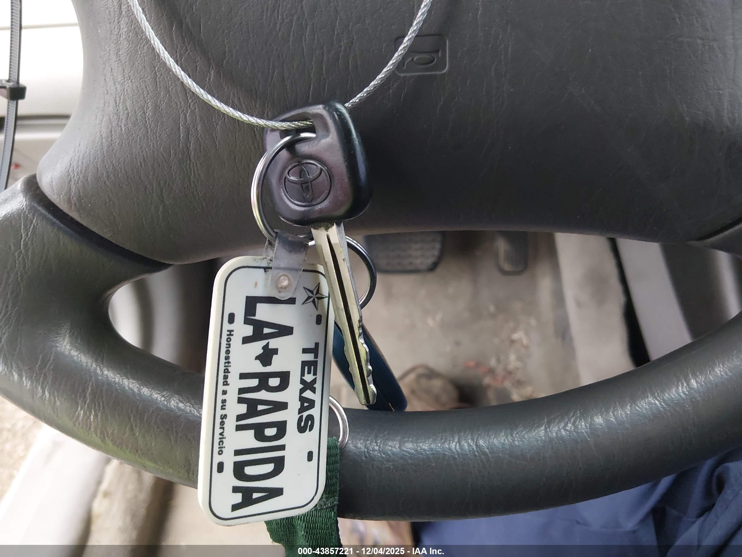 TOYOTA CAMRY image 11
