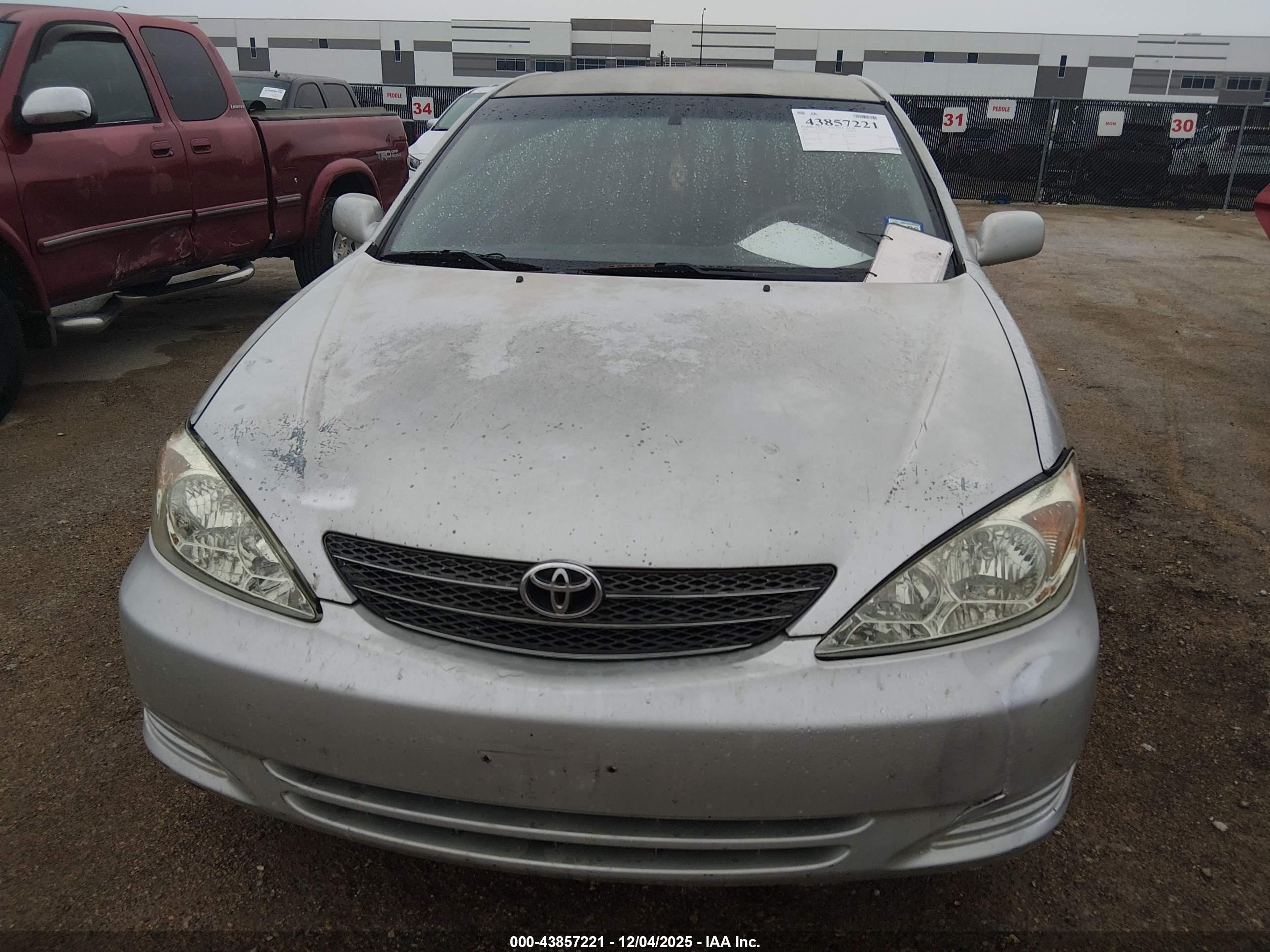 TOYOTA CAMRY image 6