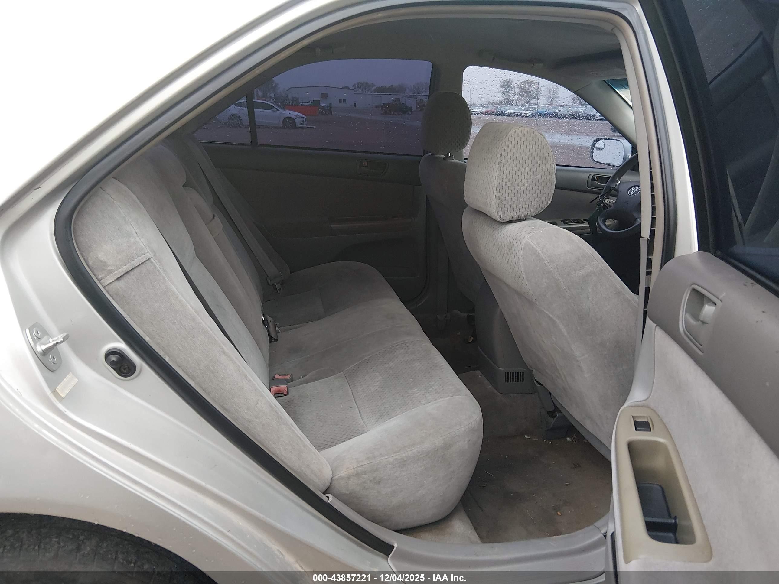 TOYOTA CAMRY image 8