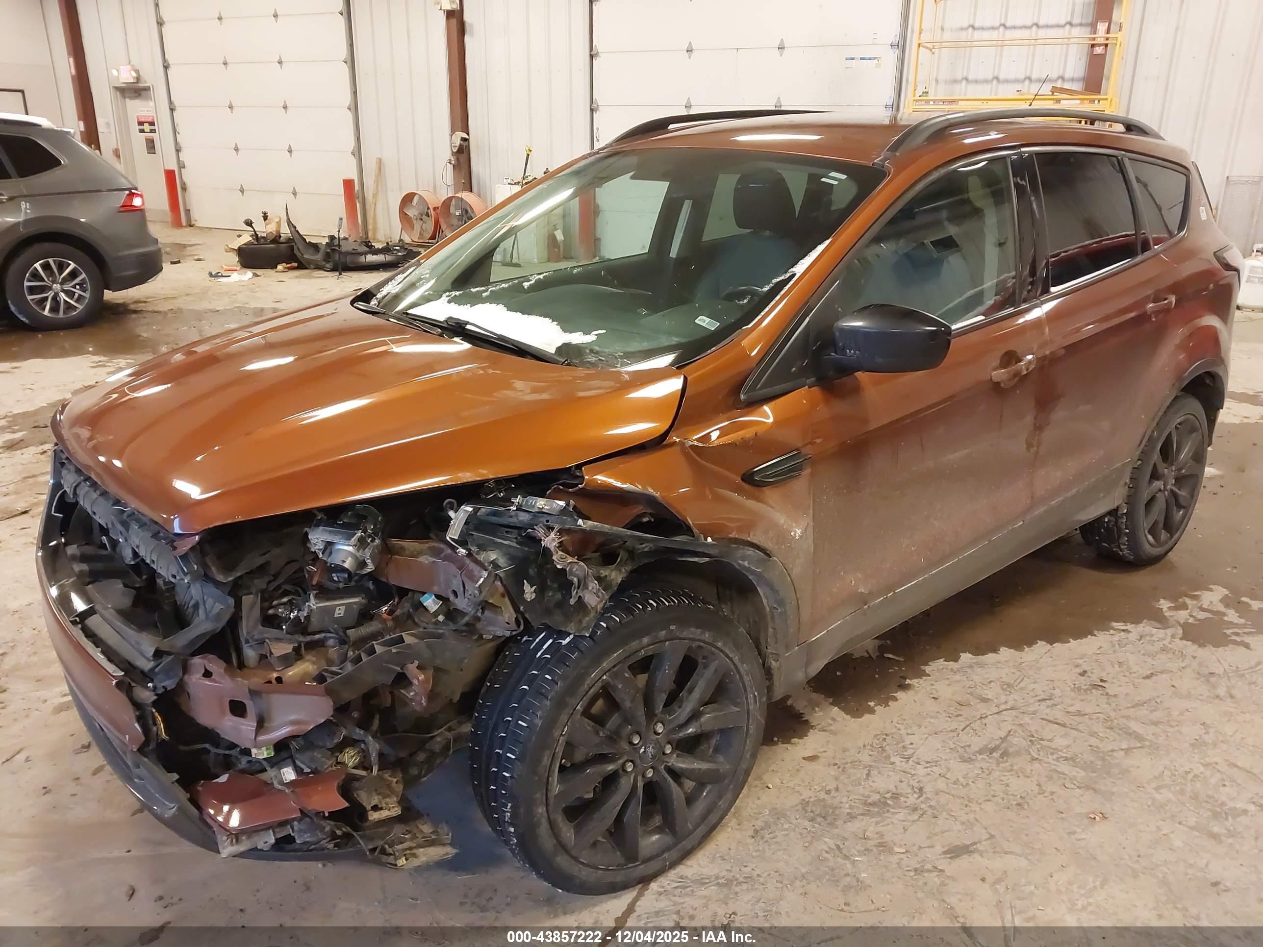 FORD ESCAPE image 2