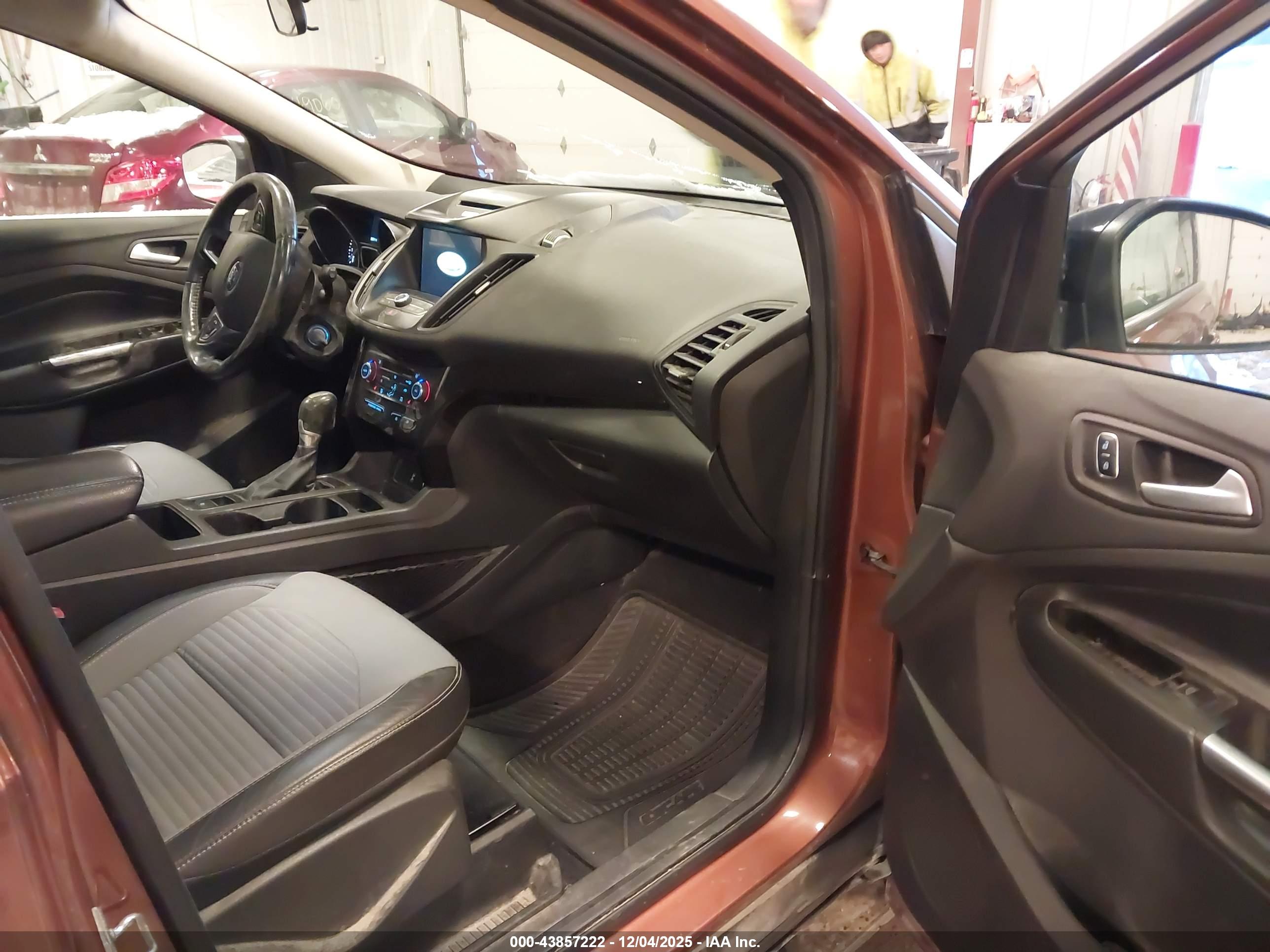 FORD ESCAPE image 5