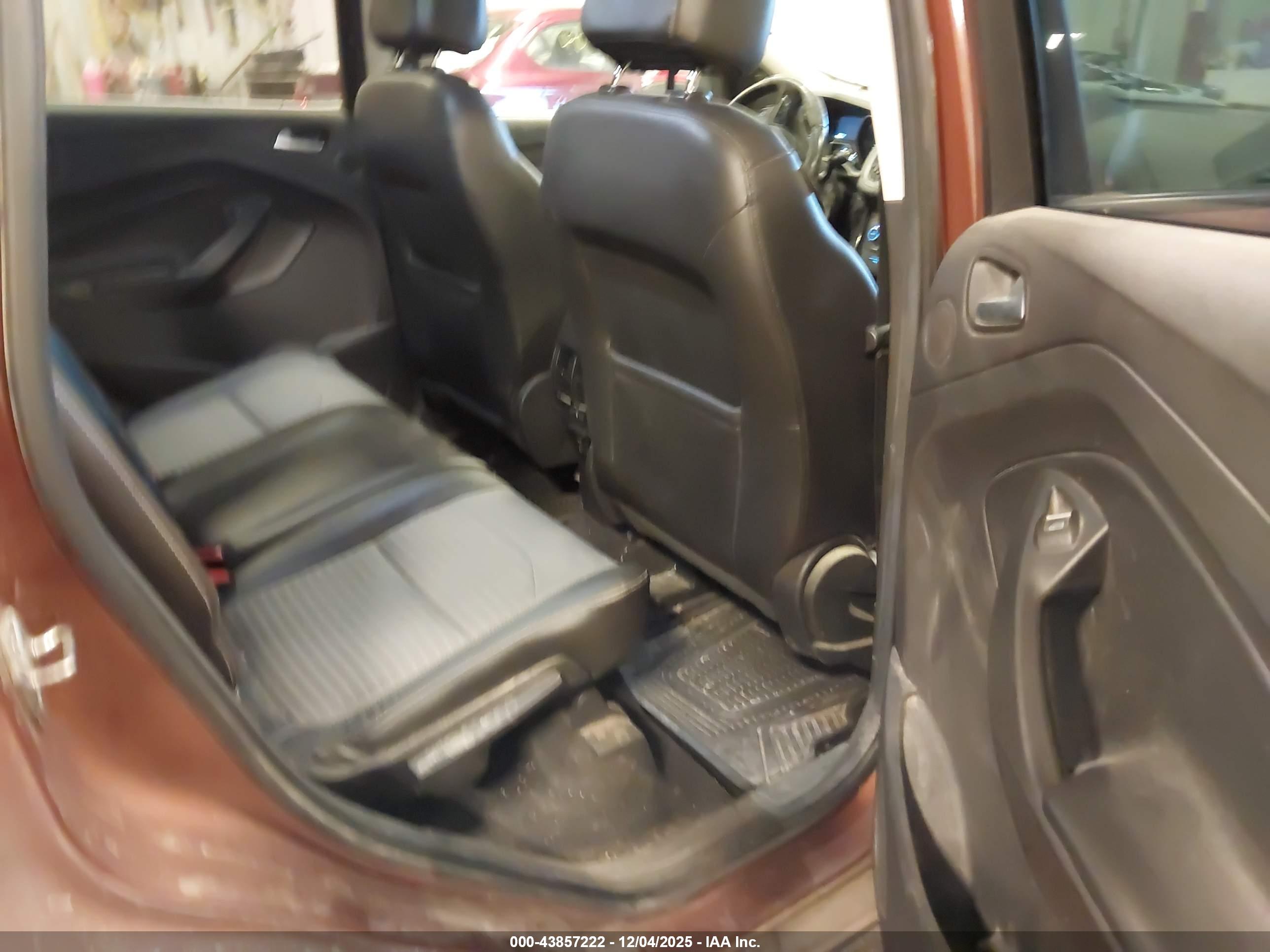 FORD ESCAPE image 8