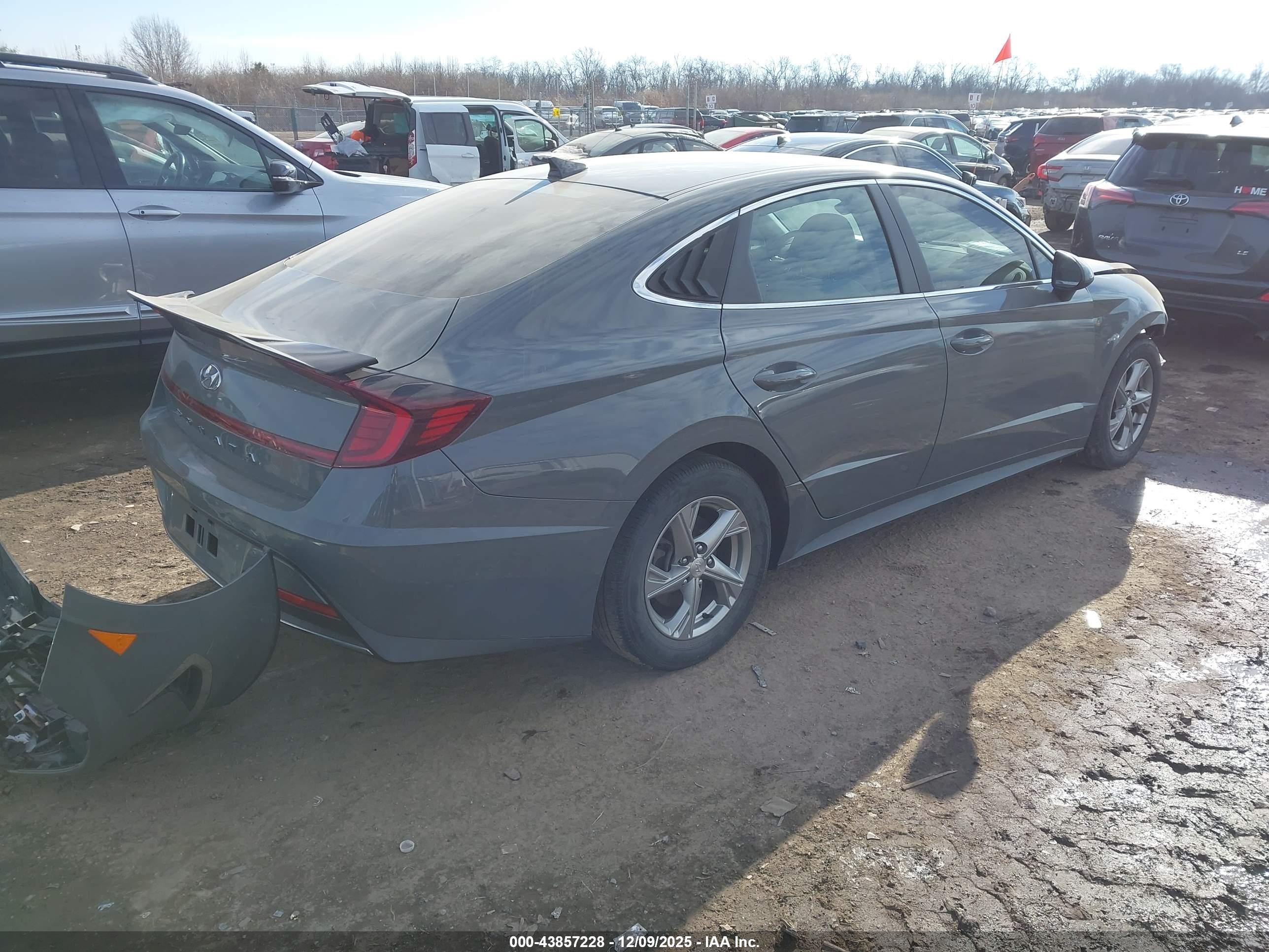HYUNDAI SONATA image 4