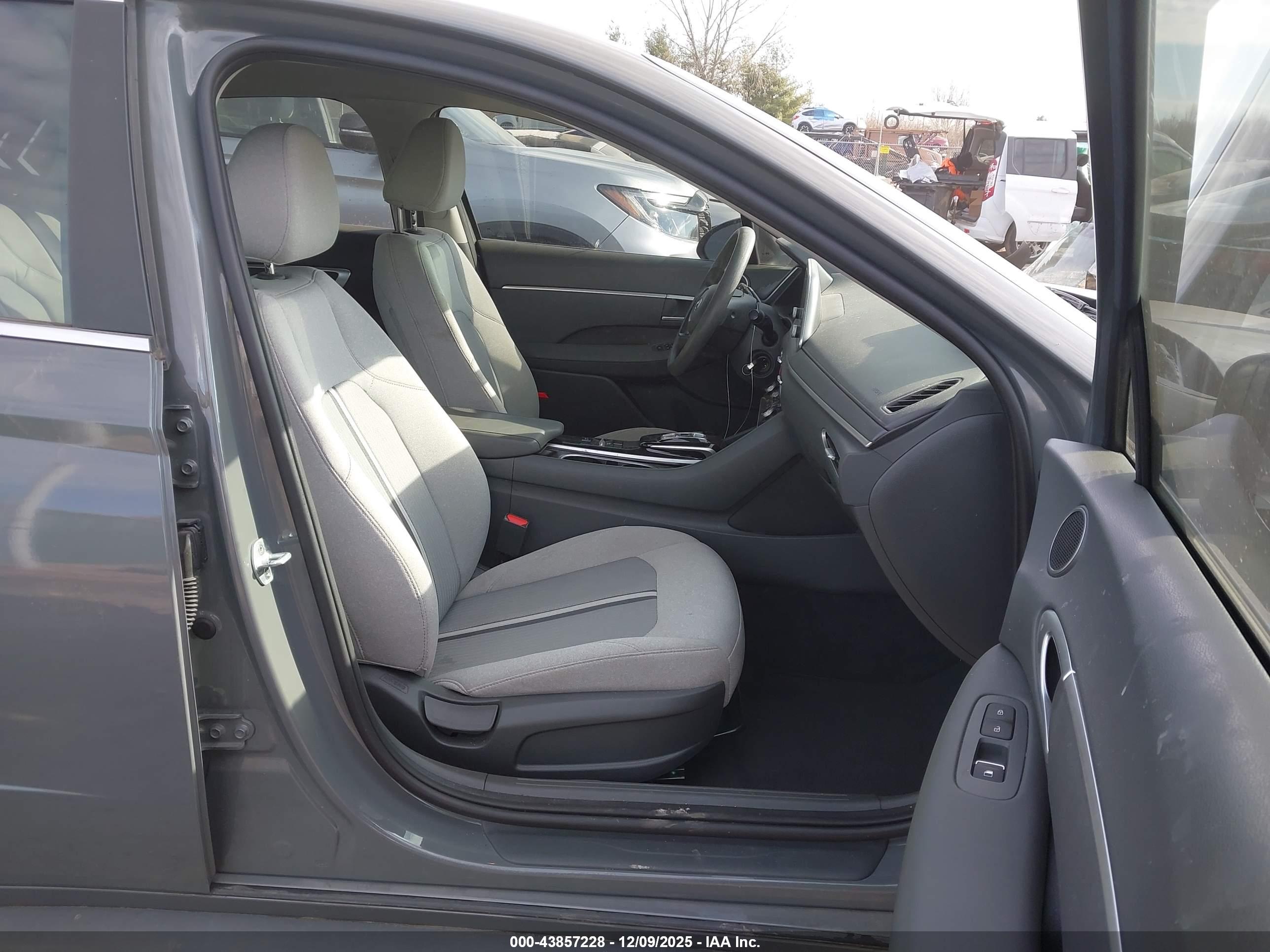 HYUNDAI SONATA image 5