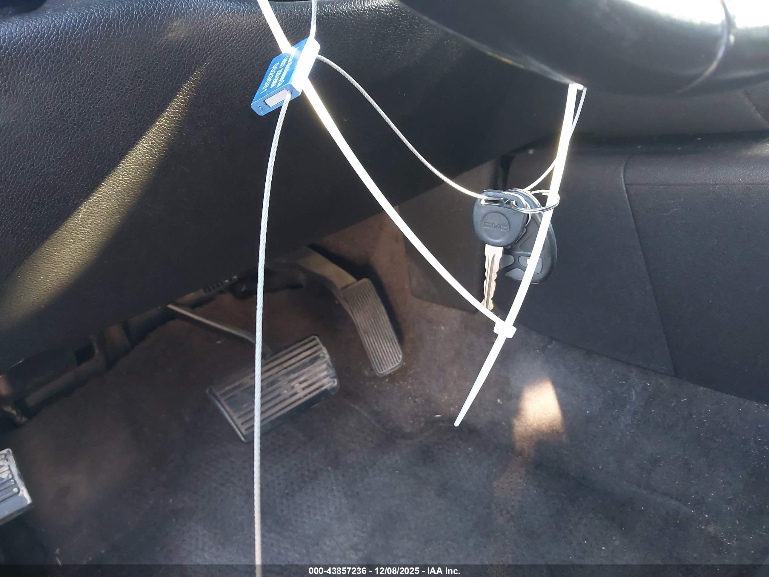 GMC YUKON image 11
