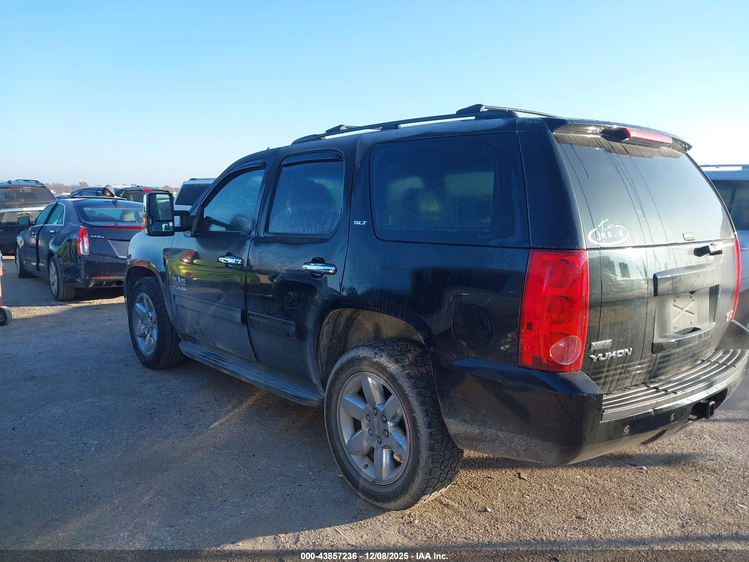 GMC YUKON image 3
