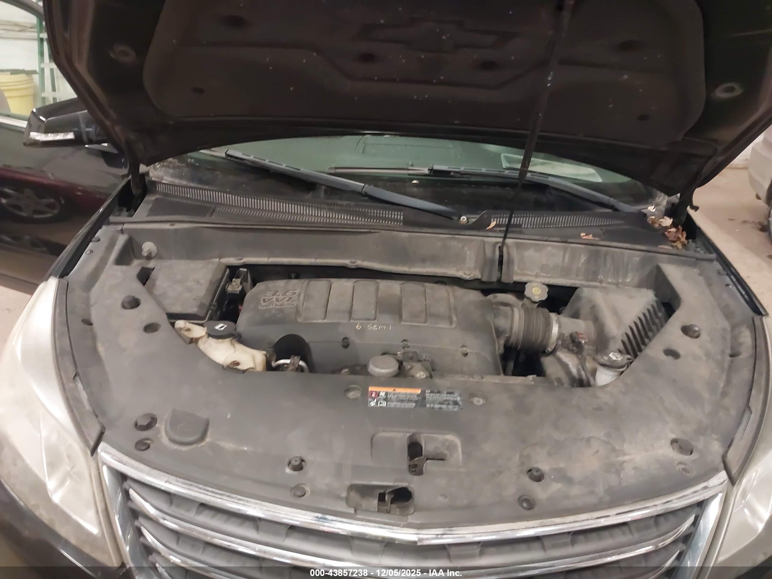 CHEVROLET TRAVERSE image 10