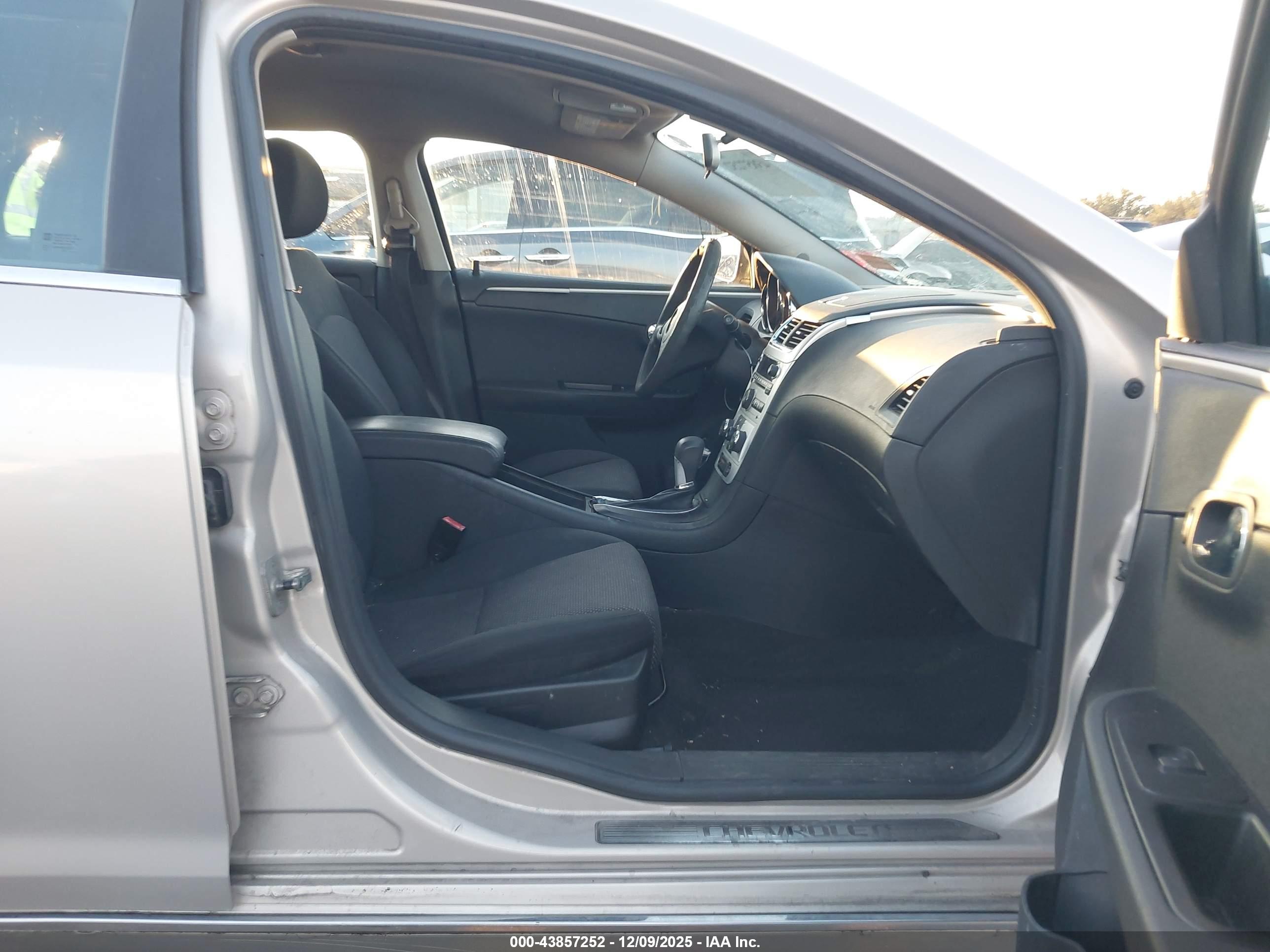 CHEVROLET MALIBU image 5