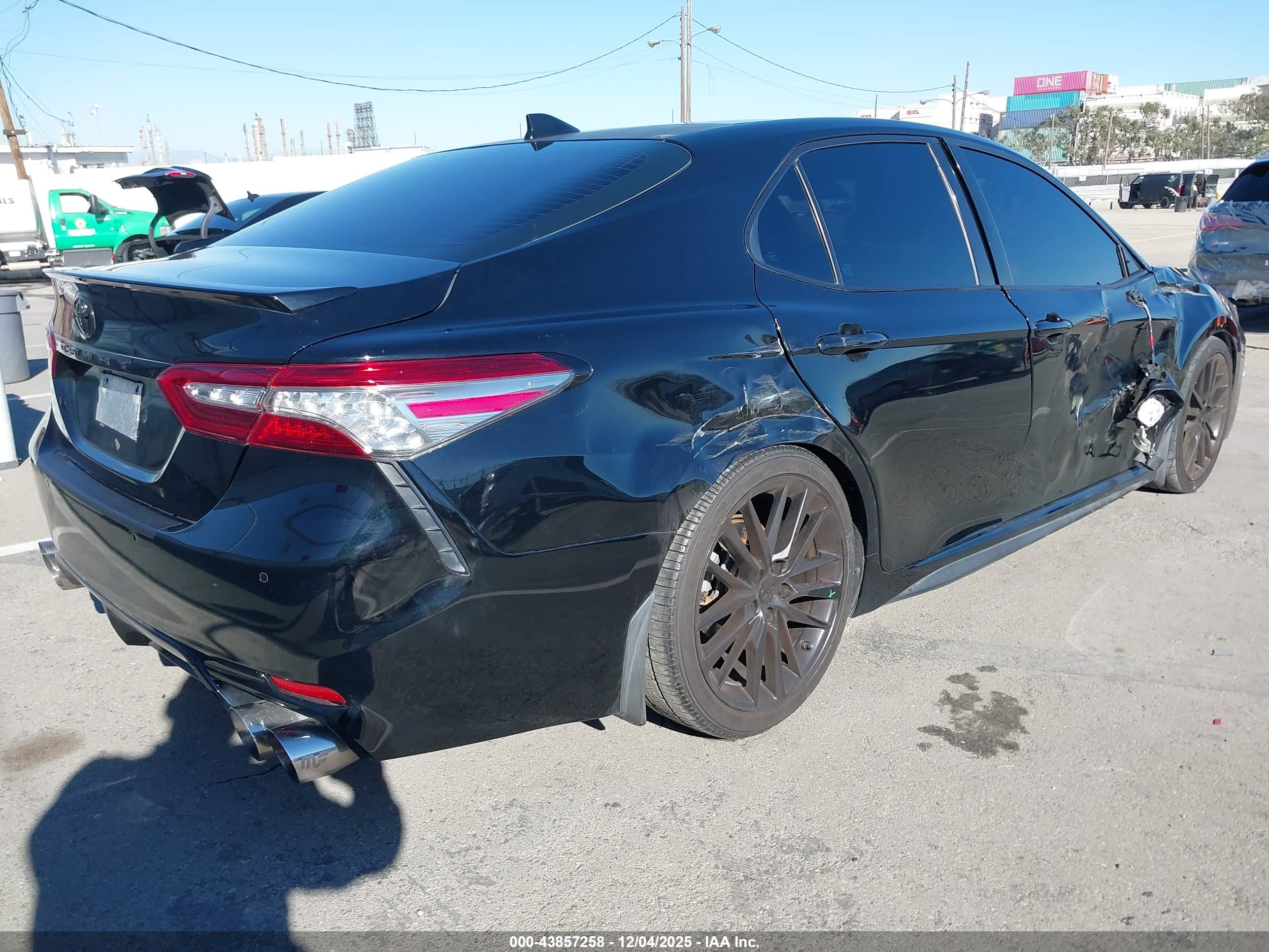 TOYOTA CAMRY image 4