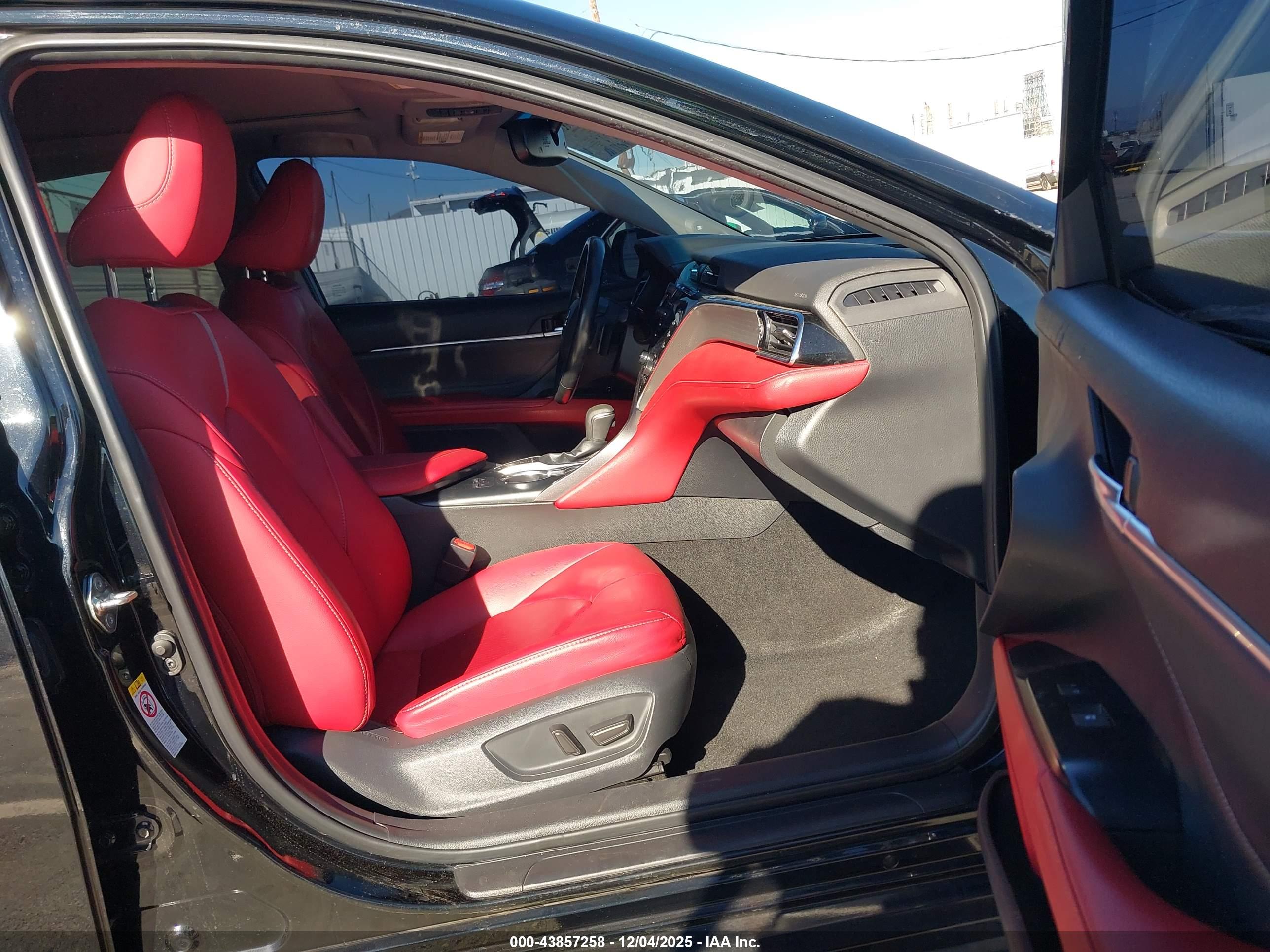 TOYOTA CAMRY image 5