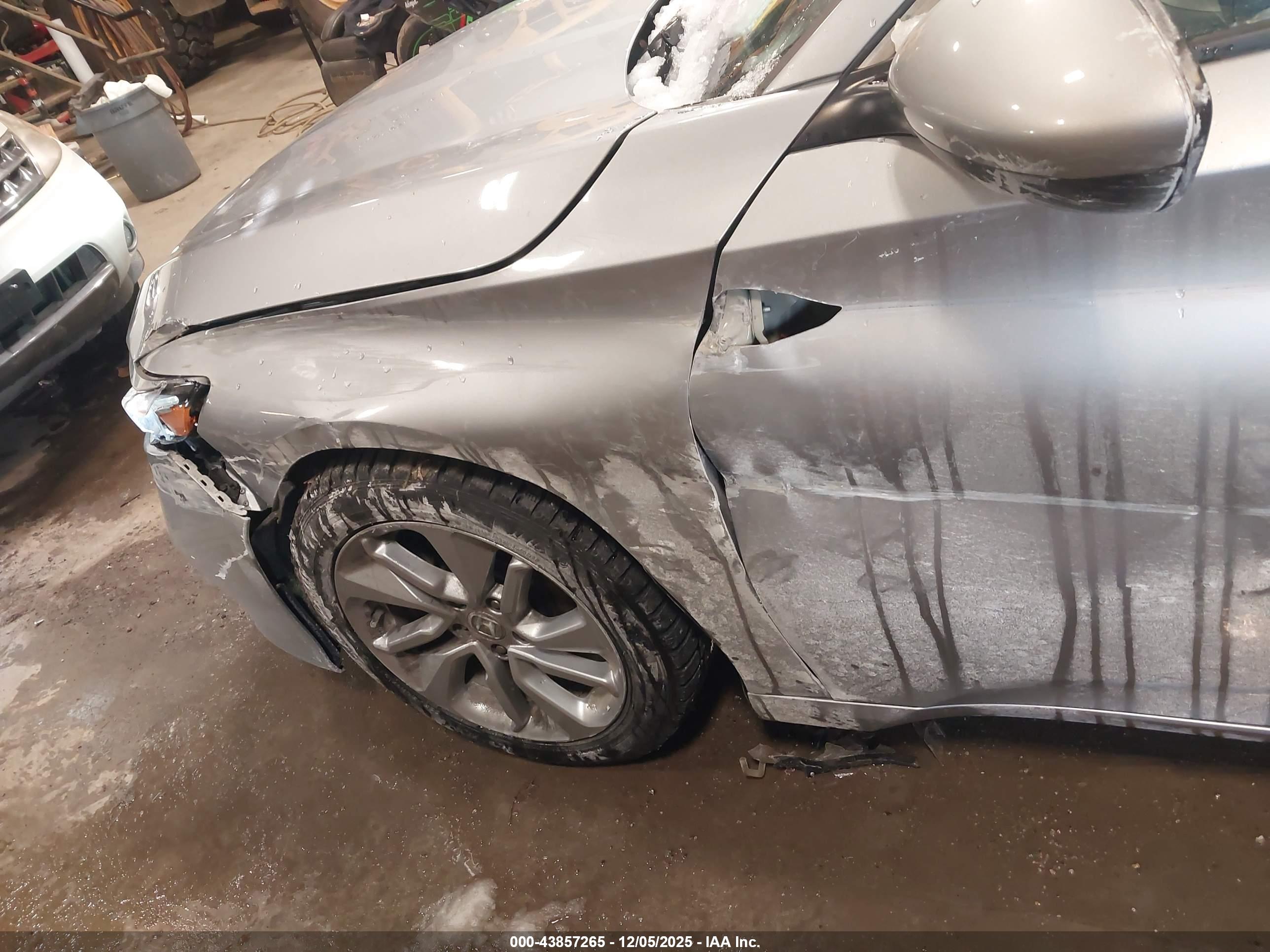 HONDA ACCORD image 6
