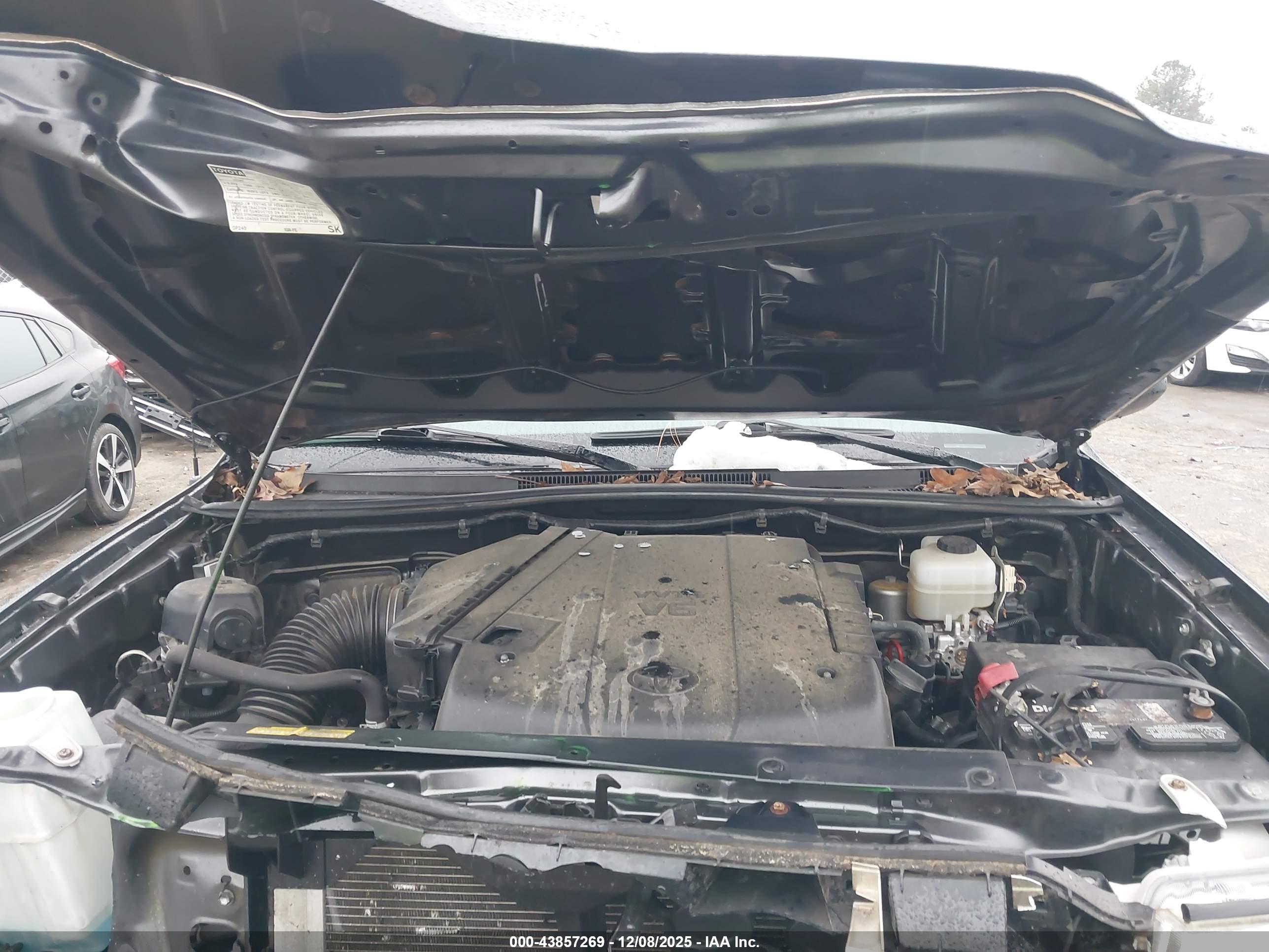 TOYOTA TACOMA image 10
