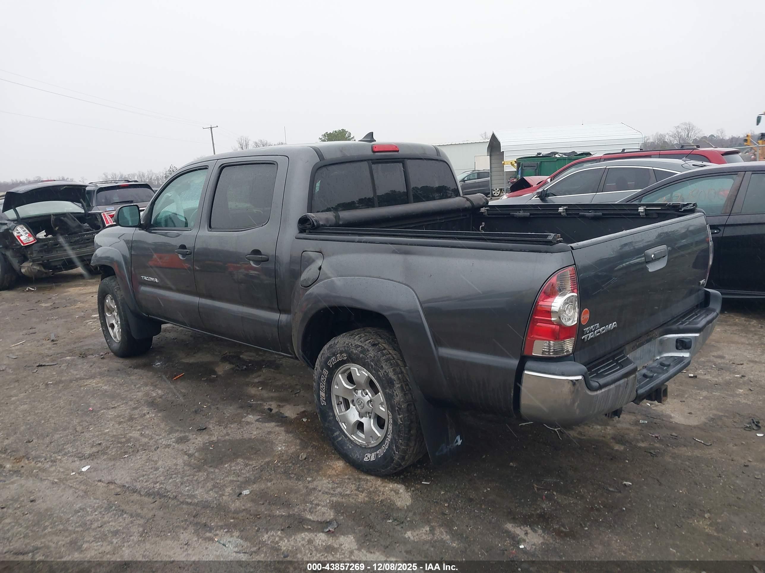 TOYOTA TACOMA image 3