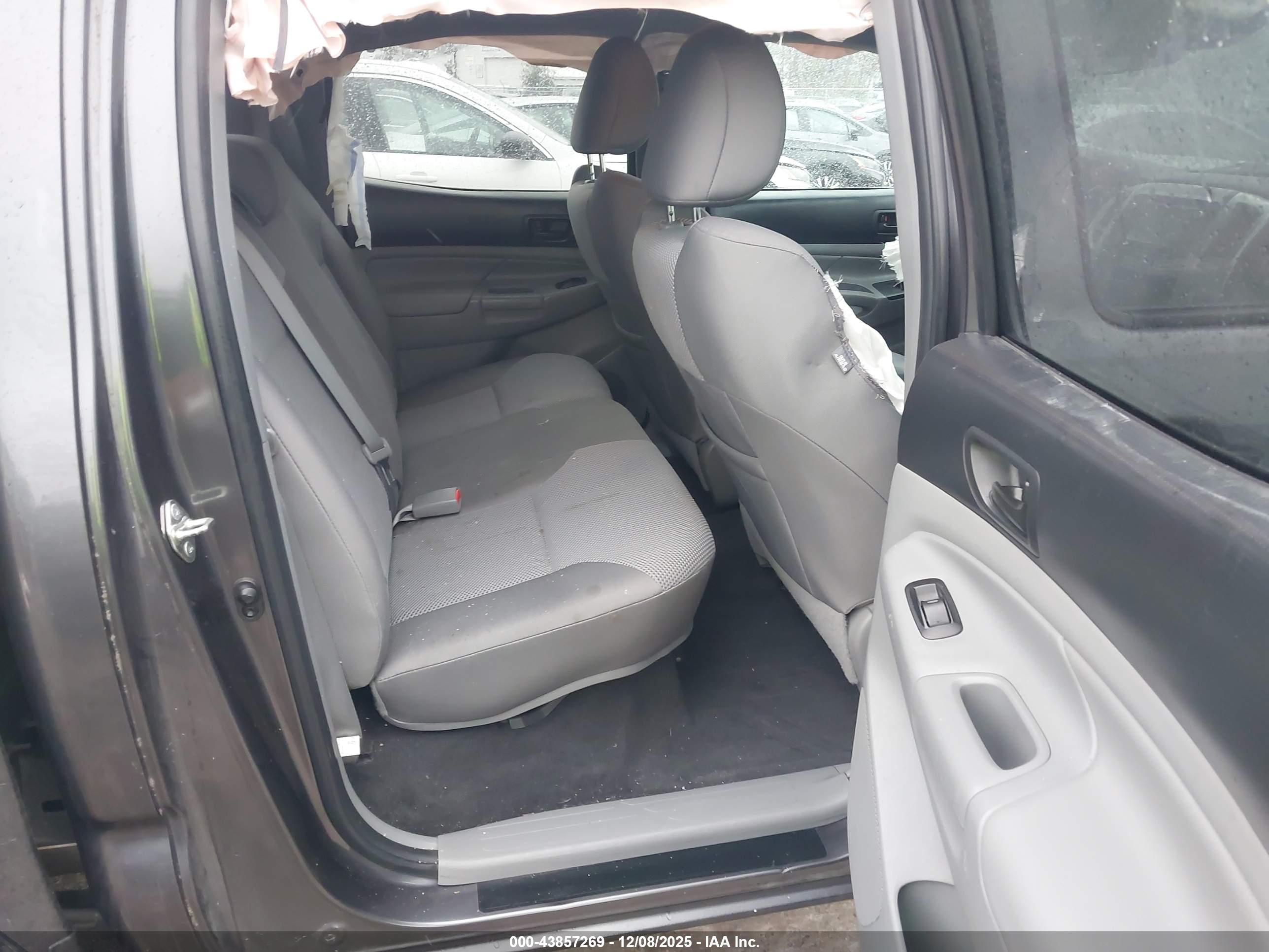 TOYOTA TACOMA image 8