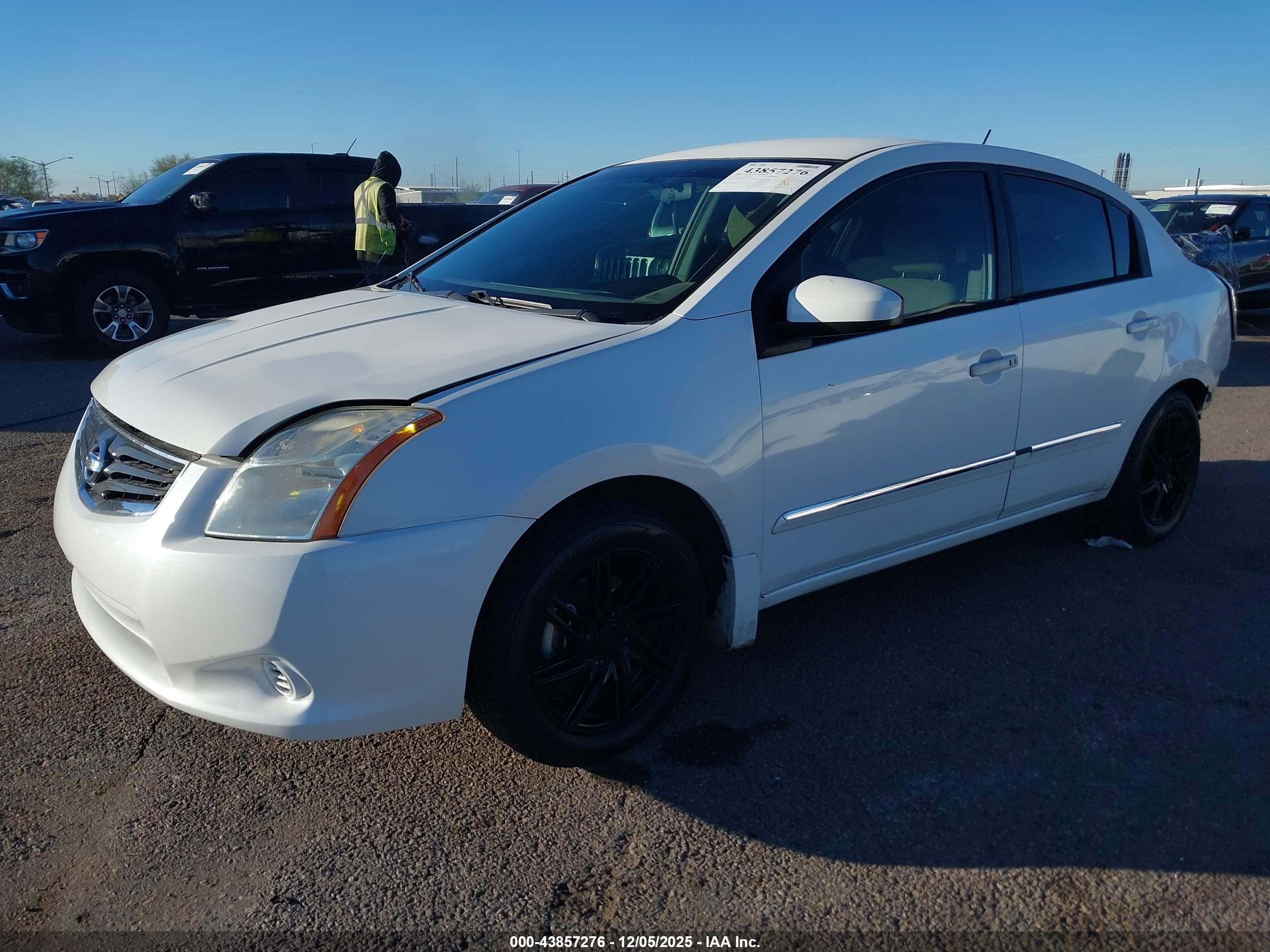 NISSAN SENTRA image 2