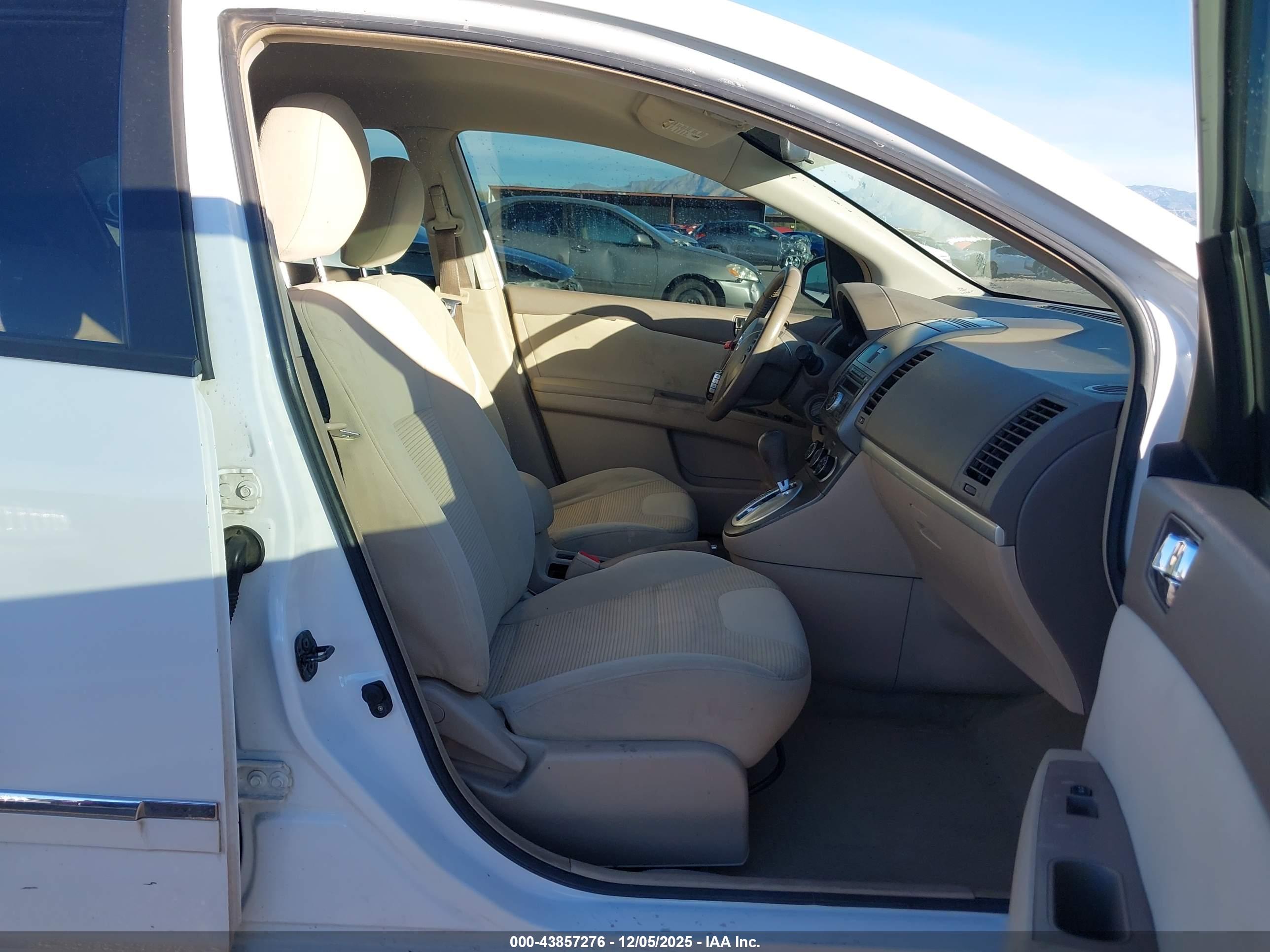 NISSAN SENTRA image 5