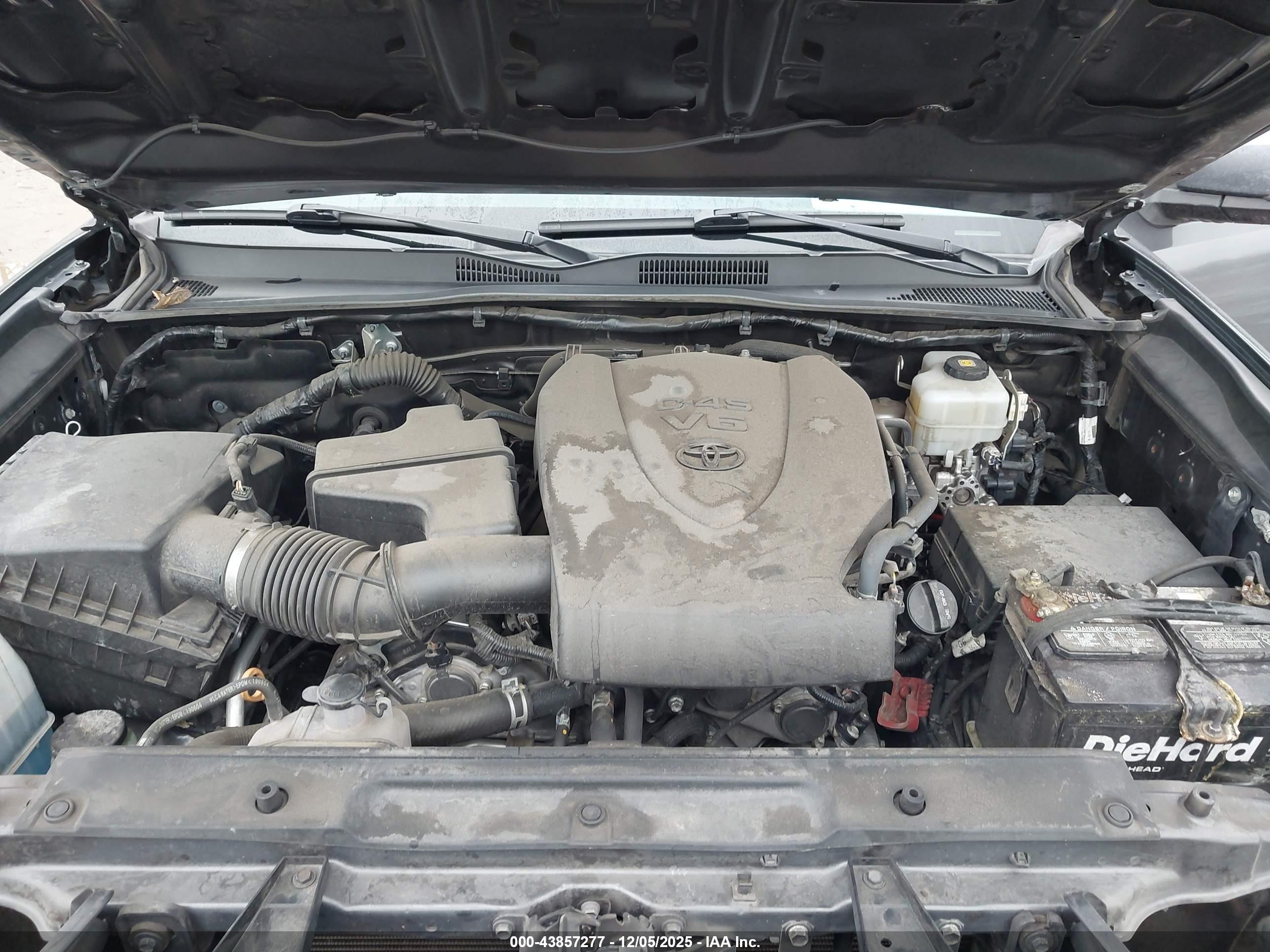 TOYOTA TACOMA image 10