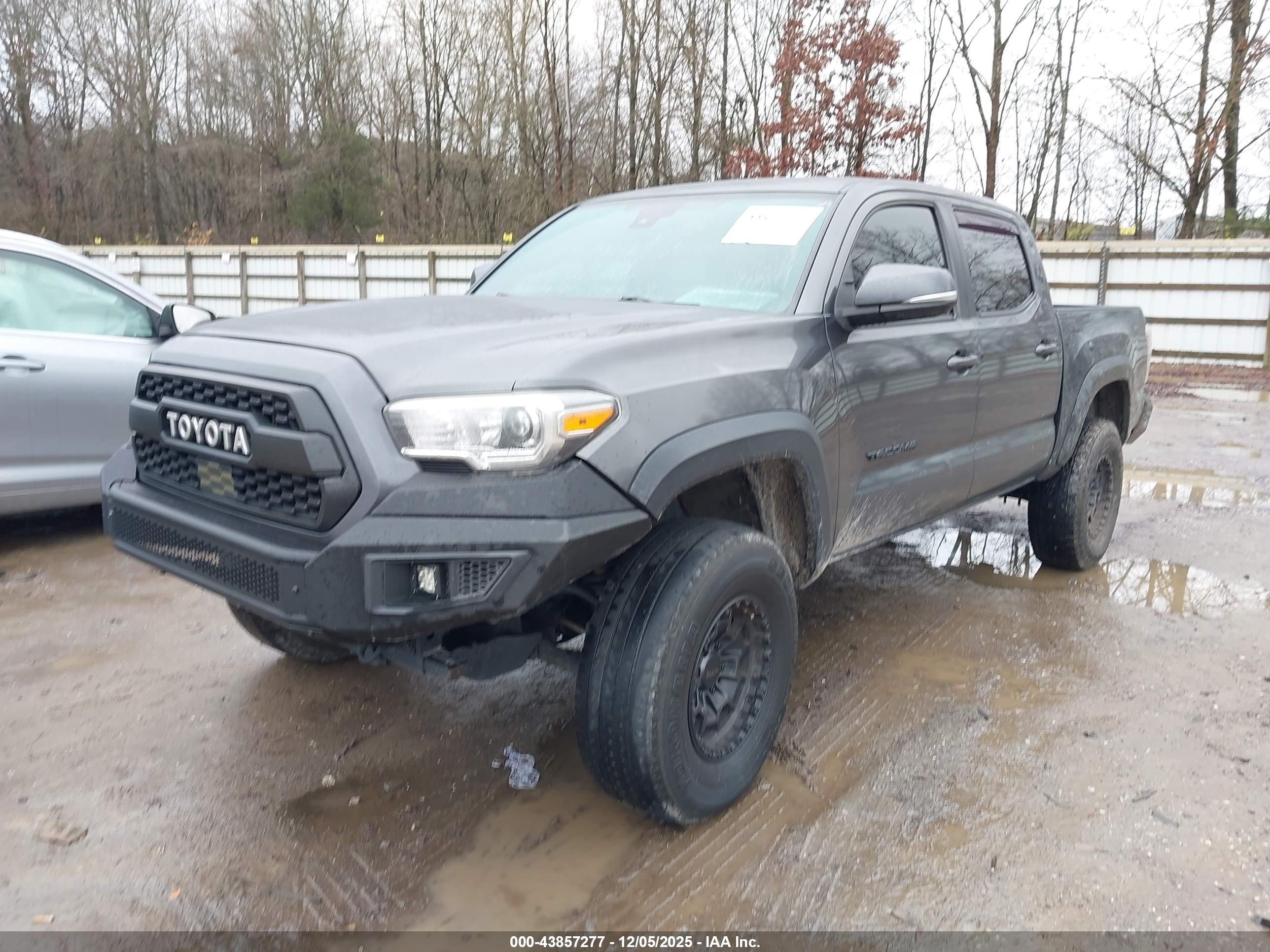 TOYOTA TACOMA image 2