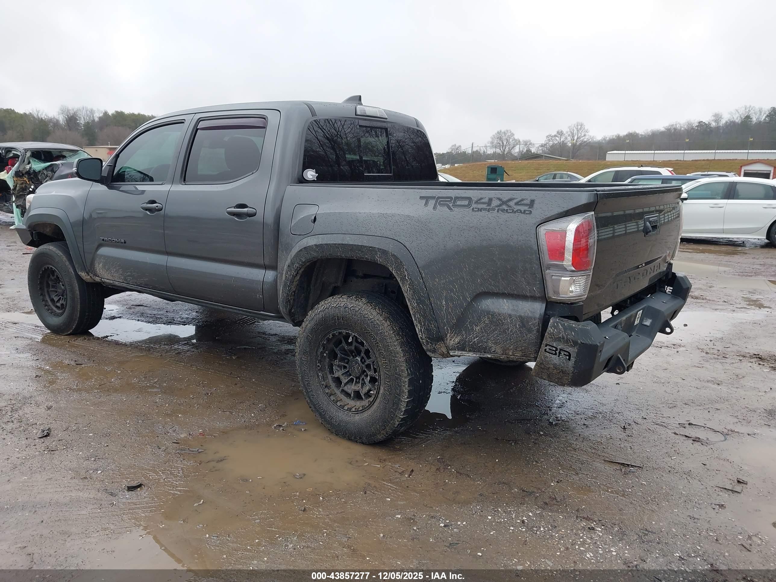TOYOTA TACOMA image 3