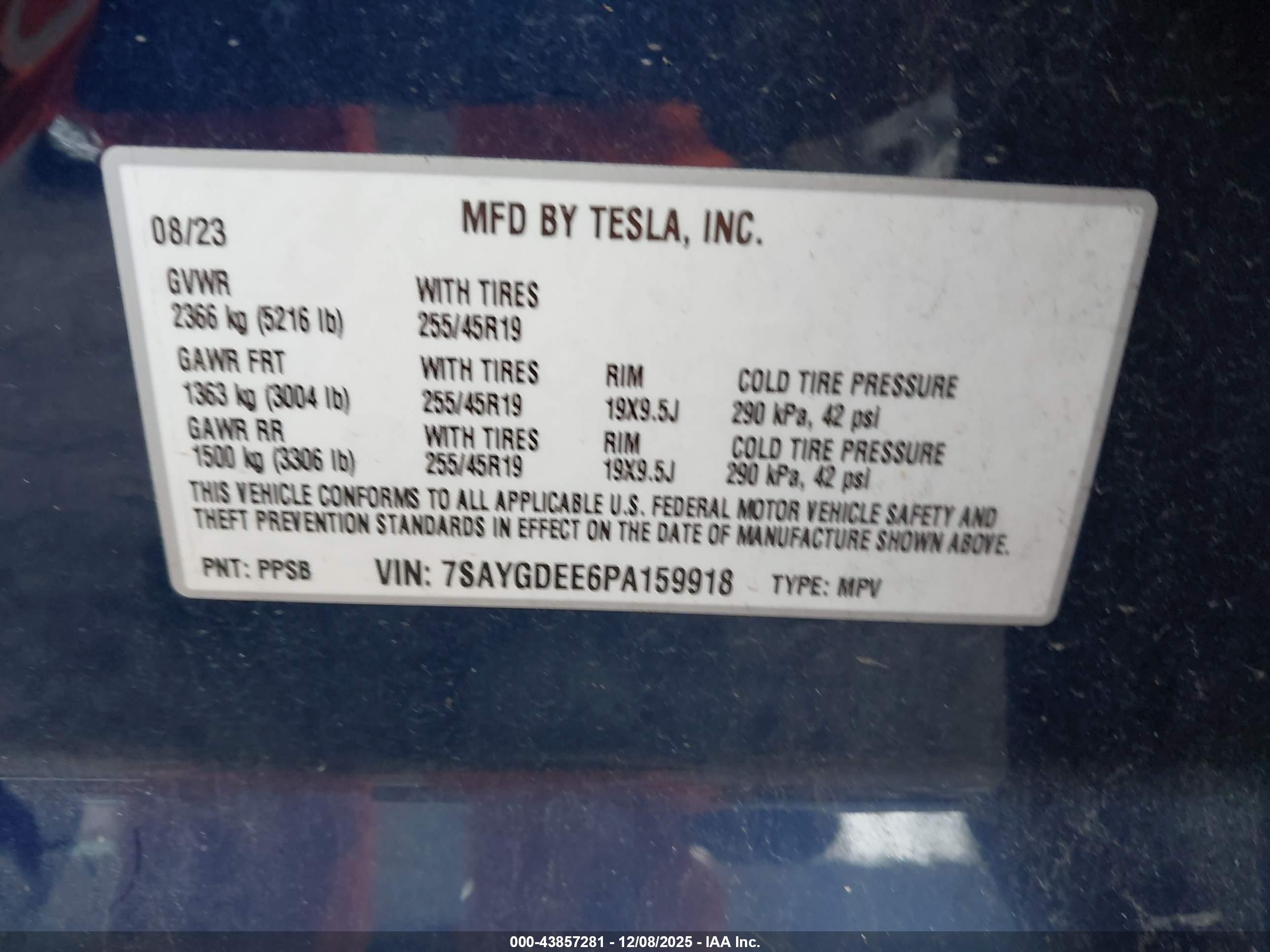 TESLA MODEL image 9
